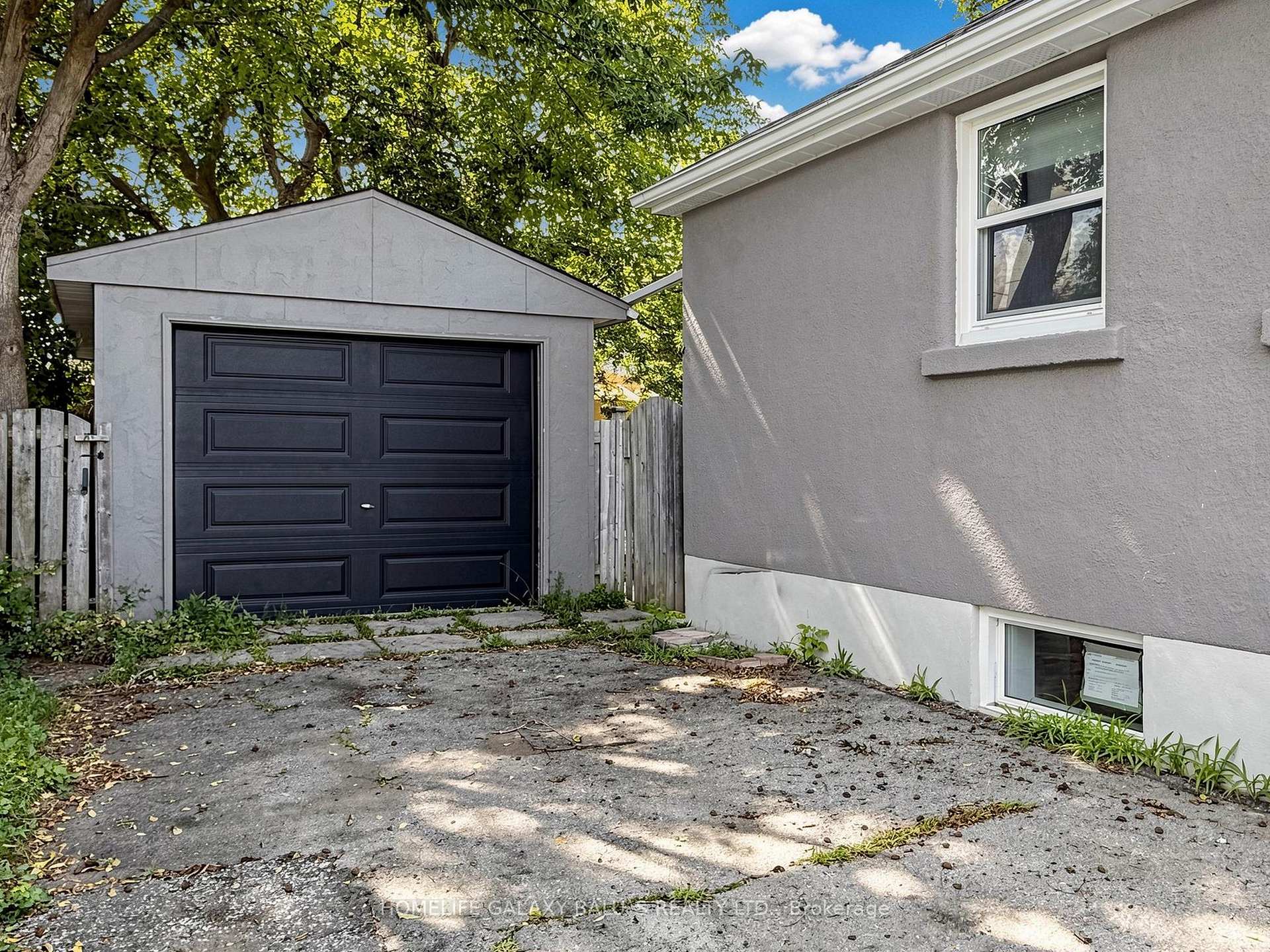 Photo 2 of 136 Central Park Boulevard N, Oshawa, O'Neill — HOMEH