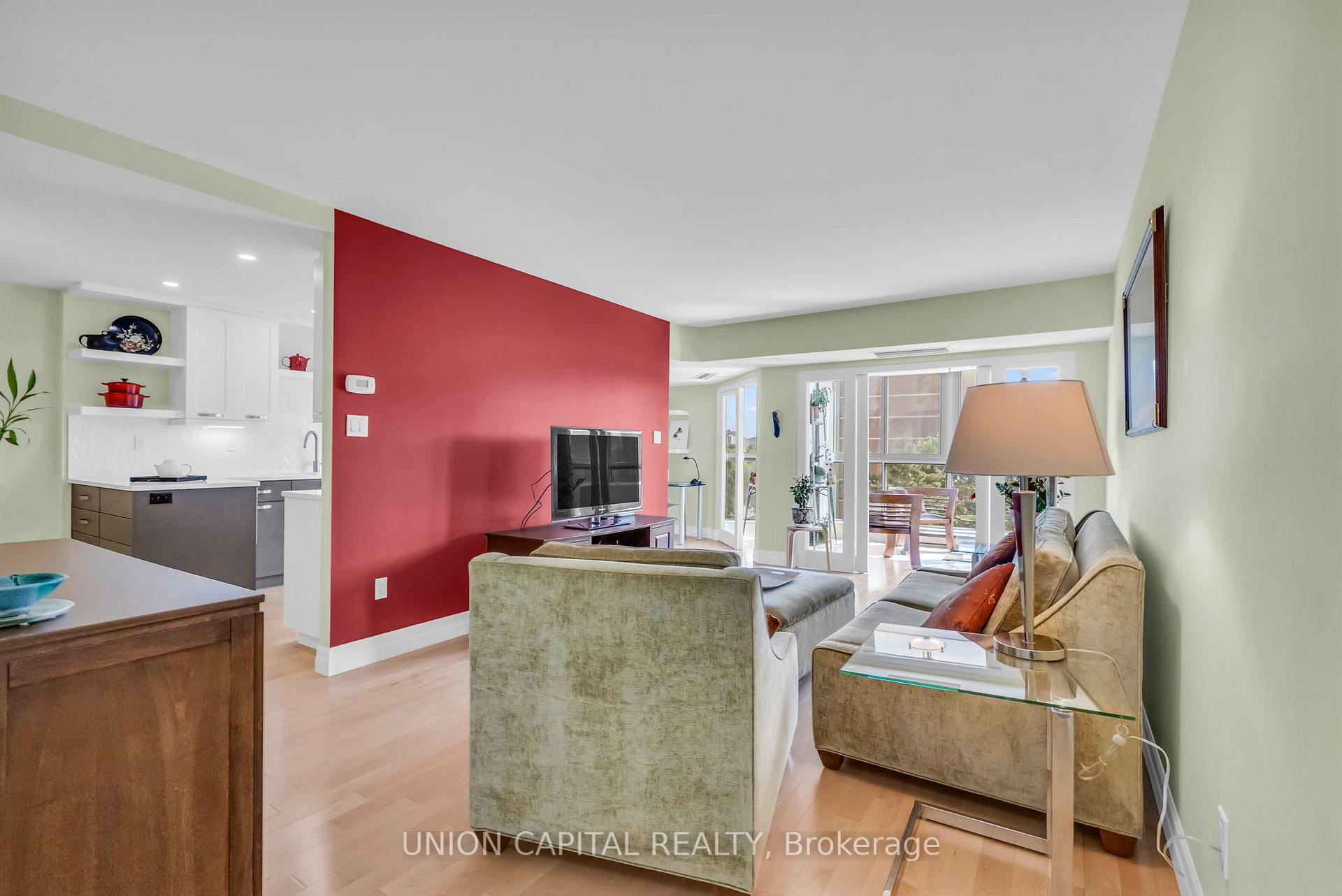 Photo 6 of Unit 502, 265 Westcourt Place, Waterloo, Beechwood — HOMEH