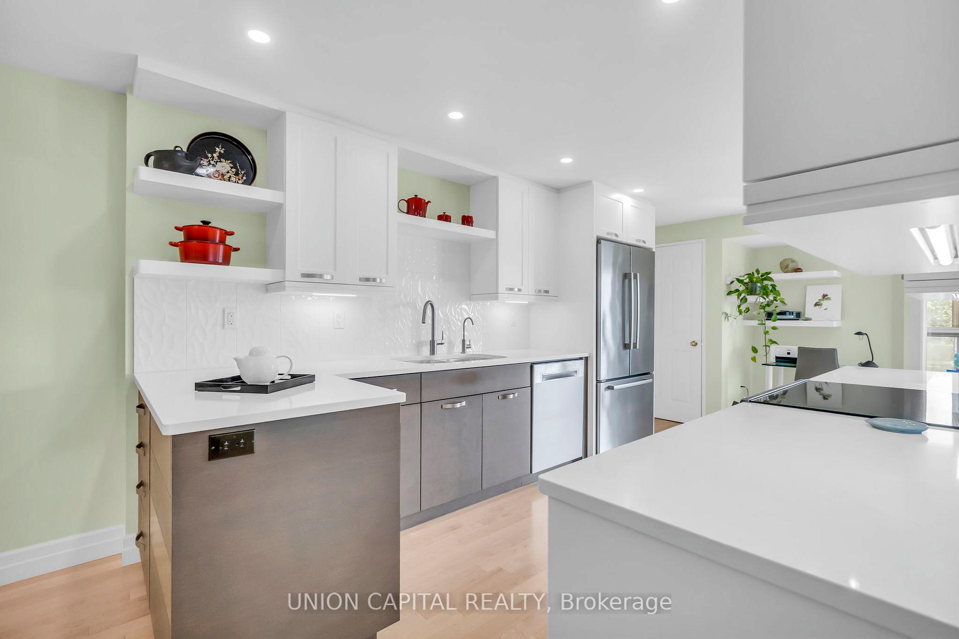 Photo 12 of Unit 502, 265 Westcourt Place, Waterloo, Beechwood — HOMEH