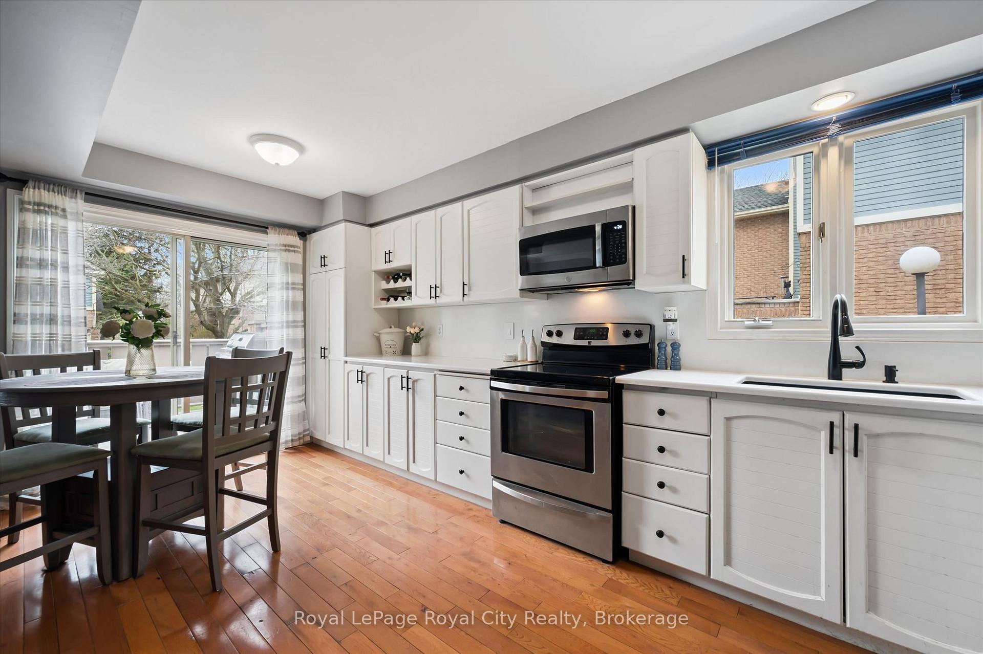 Photo 5 of Unit 25, 941 Gordon Street, Guelph, Kortright West — HOMEH