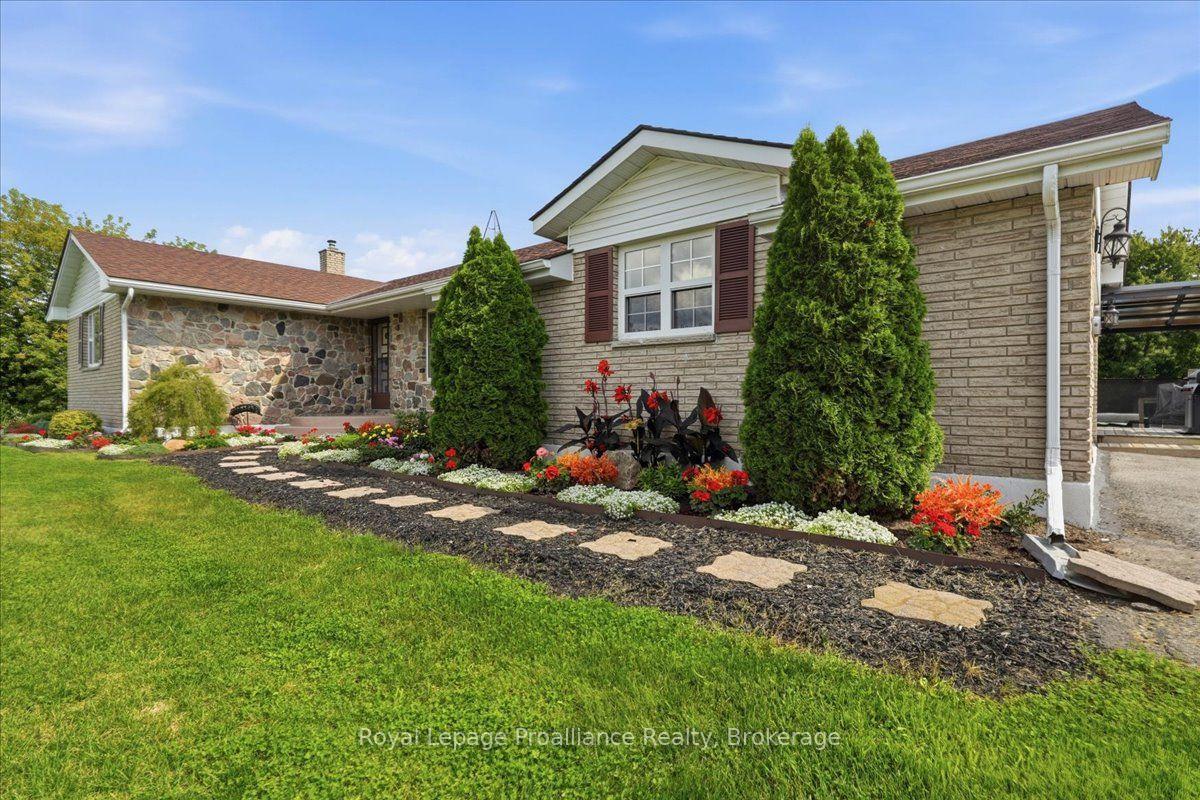 Photo 2 of 305 Valley Road, Prince Edward County, Ameliasburg Ward — HOMEH