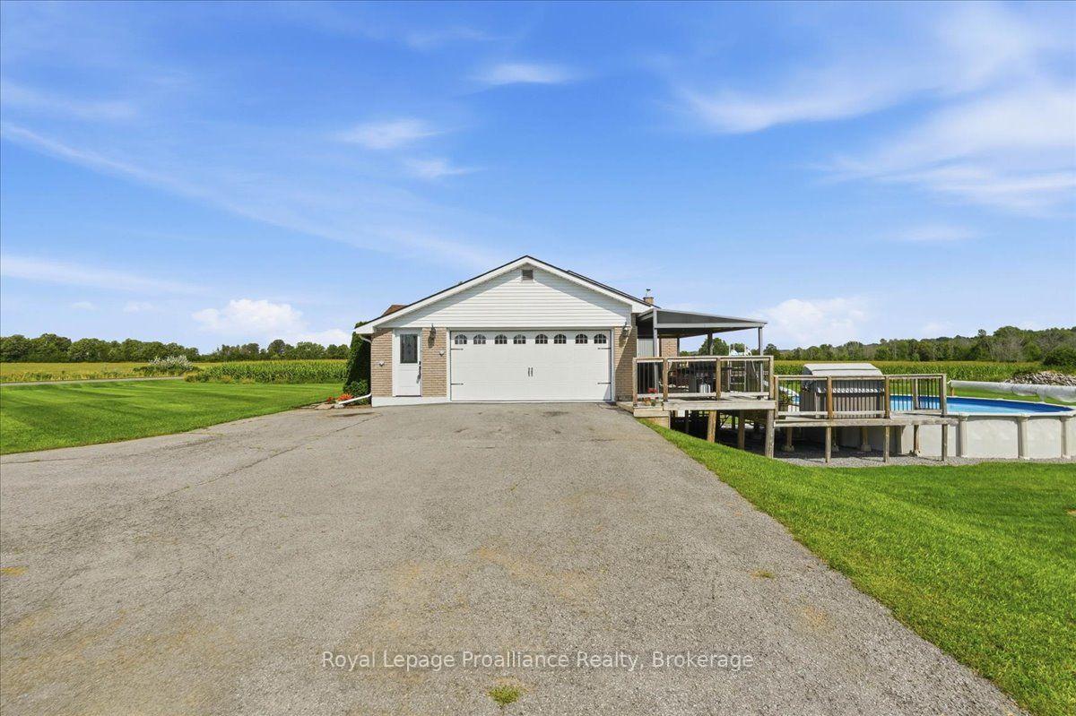 Photo 3 of 305 Valley Road, Prince Edward County, Ameliasburg Ward — HOMEH
