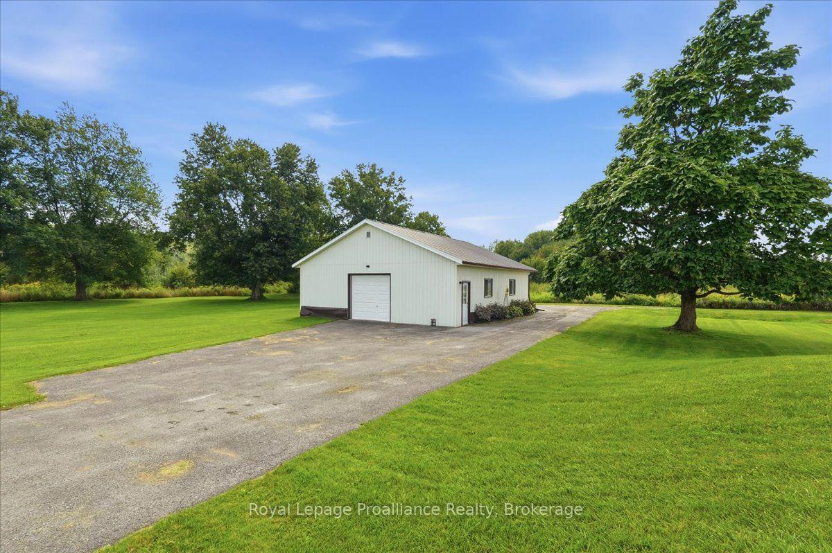 Photo 4 of 305 Valley Road, Prince Edward County, Ameliasburg Ward — HOMEH