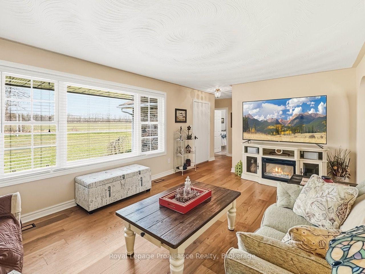 Photo 16 of 305 Valley Road, Prince Edward County, Ameliasburg Ward — HOMEH