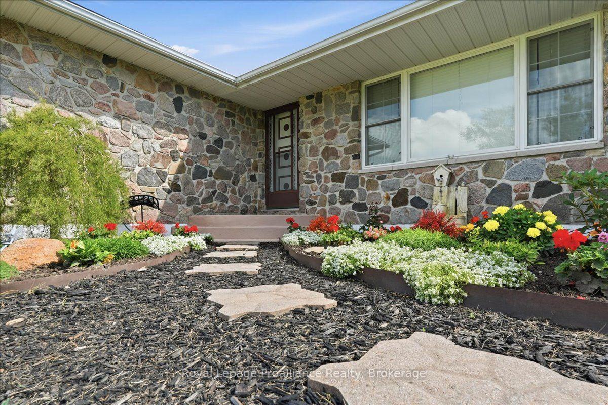 Photo 52 of 305 Valley Road, Prince Edward County, Ameliasburg Ward — HOMEH