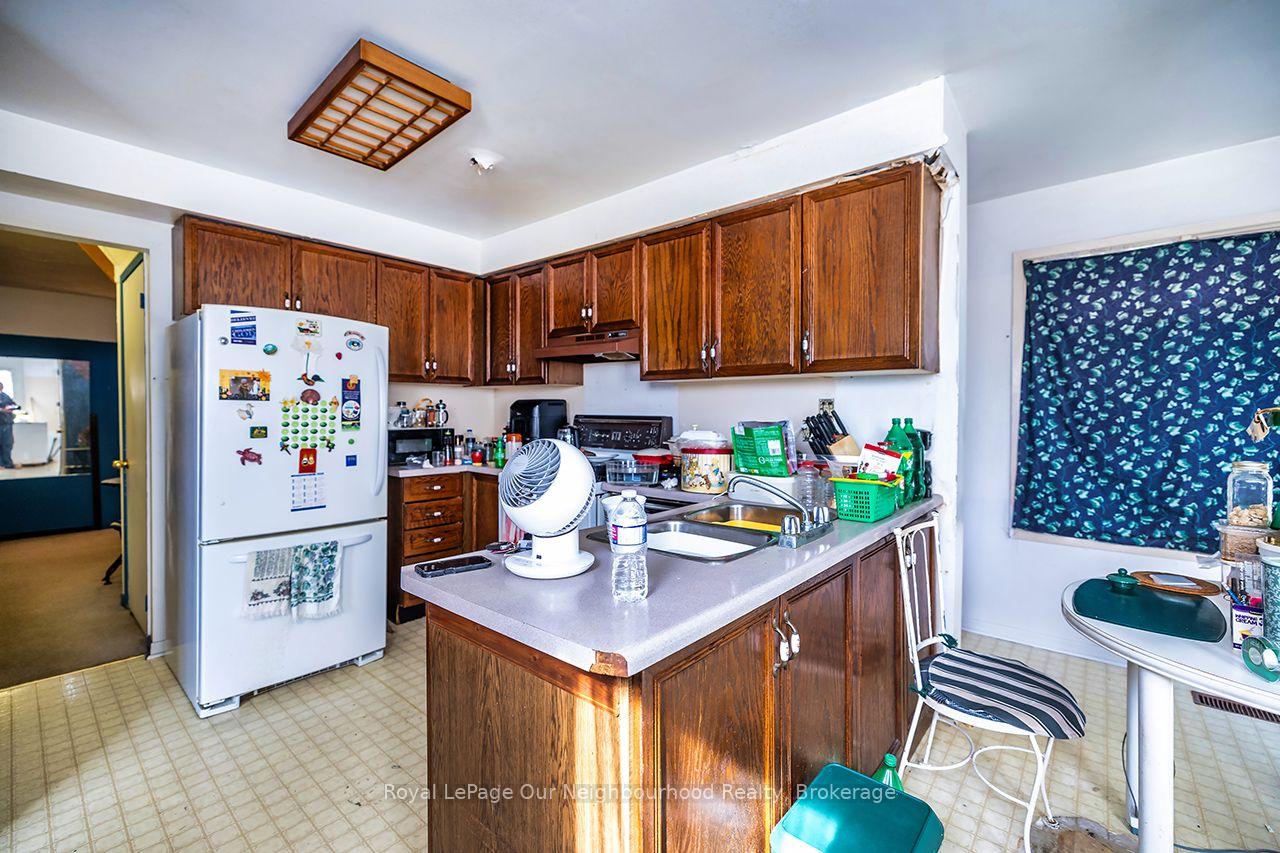 Photo 23 of 24 Coe Drive, Ajax, Central — HOMEH