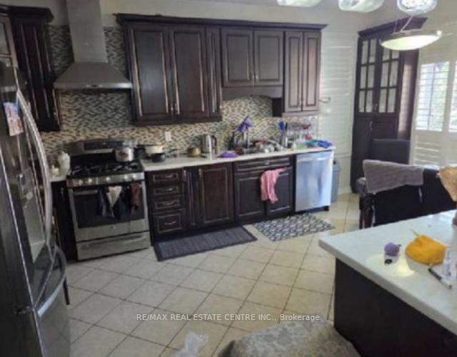 Photo 7 of 48 Bear Run Road, Brampton, Credit Valley — HOMEH