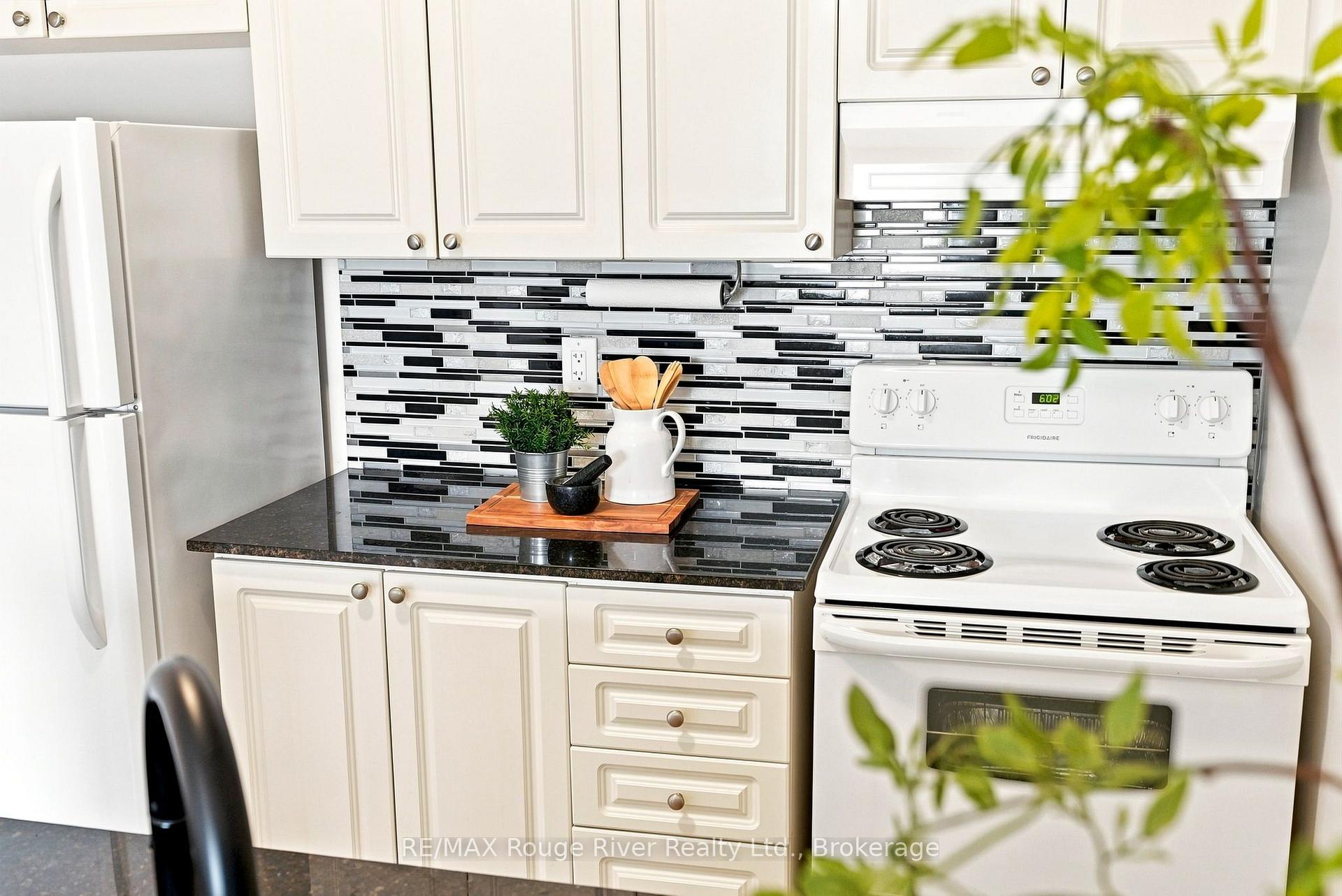 Photo 5 of Unit 311, 1 Sidney Lane, Clarington, Bowmanville — HOMEH