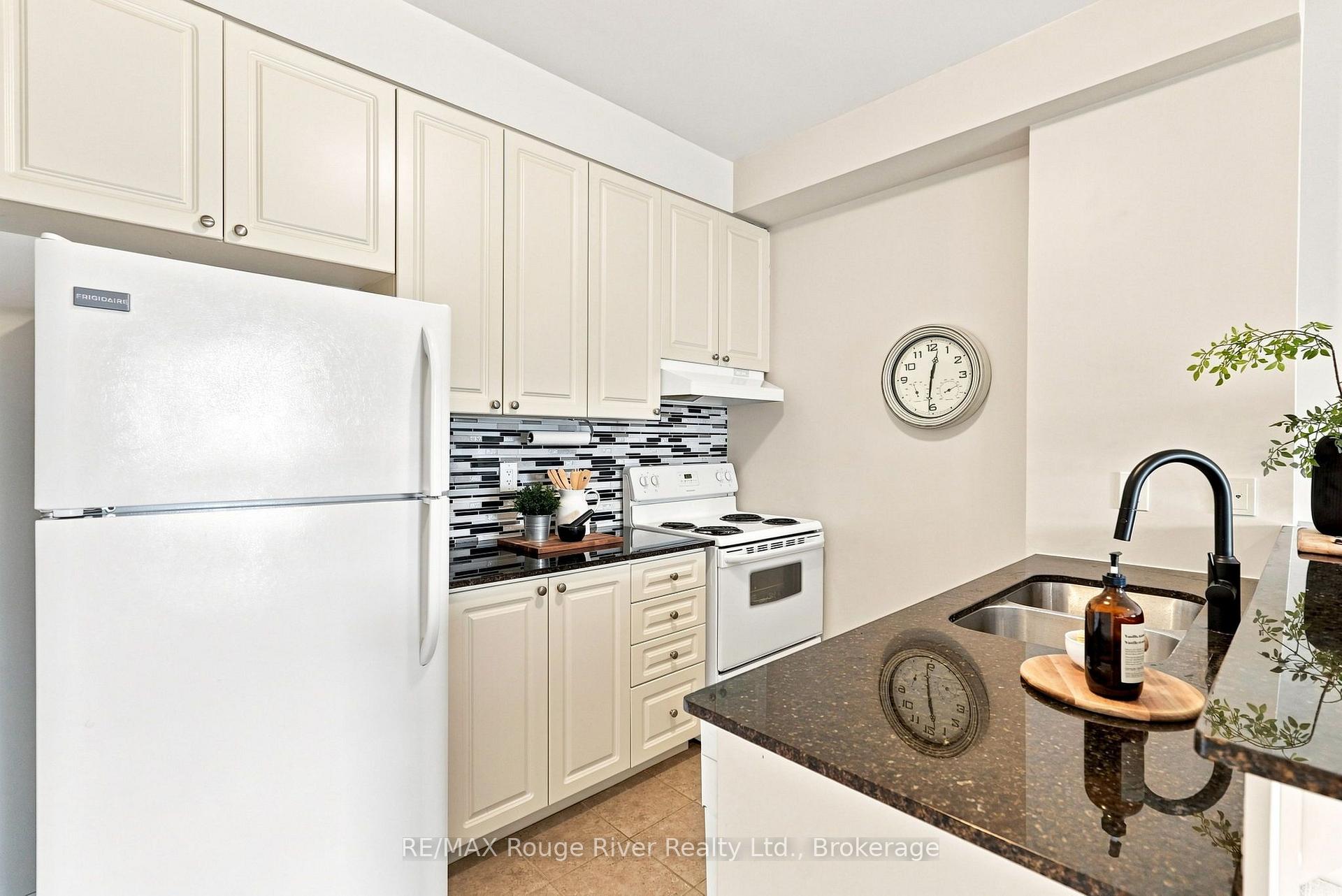 Photo 6 of Unit 311, 1 Sidney Lane, Clarington, Bowmanville — HOMEH