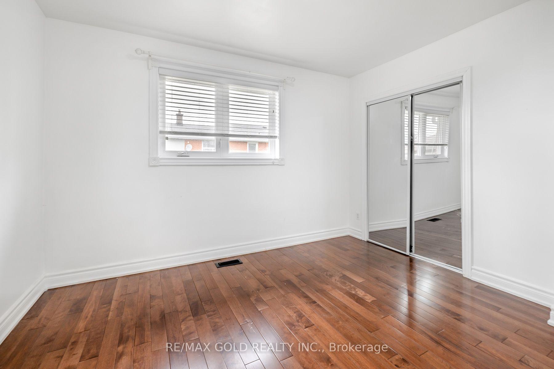 Photo 5 of 3 Willamere Drive, Scarborough, Cliffcrest — HOMEH