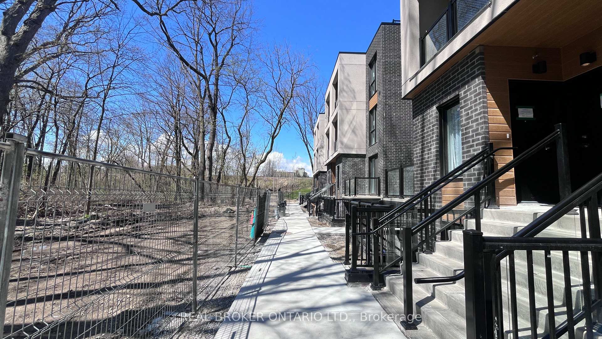 Photo 6 of Unit 11, 170 Clonmore Drive, Scarborough, Birchcliffe-Cliffside — HOMEH