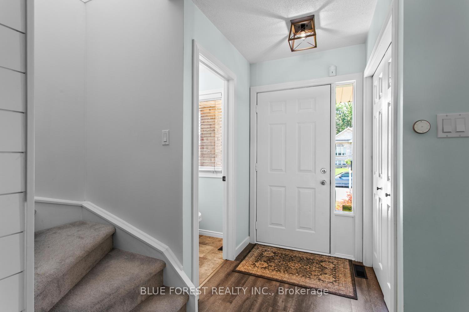 Photo 4 of 51 Hickory Boulevard W, Strathroy-Caradoc, SE — HOMEH