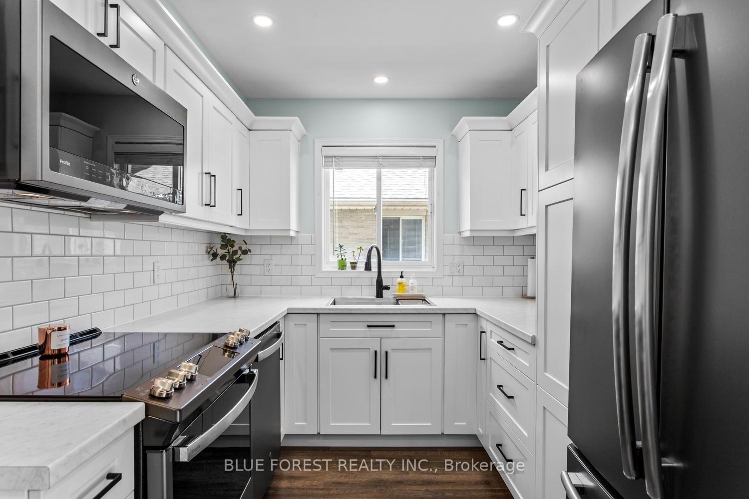 Photo 12 of 51 Hickory Boulevard W, Strathroy-Caradoc, SE — HOMEH