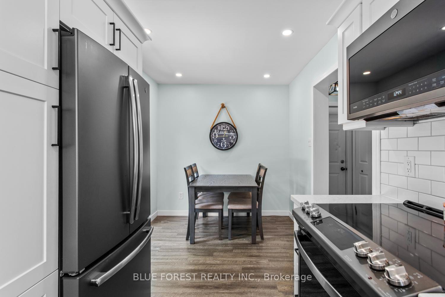 Photo 16 of 51 Hickory Boulevard W, Strathroy-Caradoc, SE — HOMEH