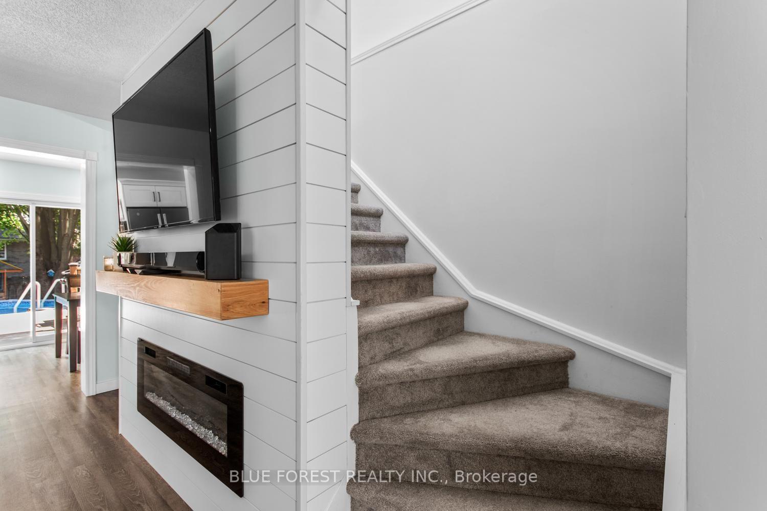 Photo 18 of 51 Hickory Boulevard W, Strathroy-Caradoc, SE — HOMEH