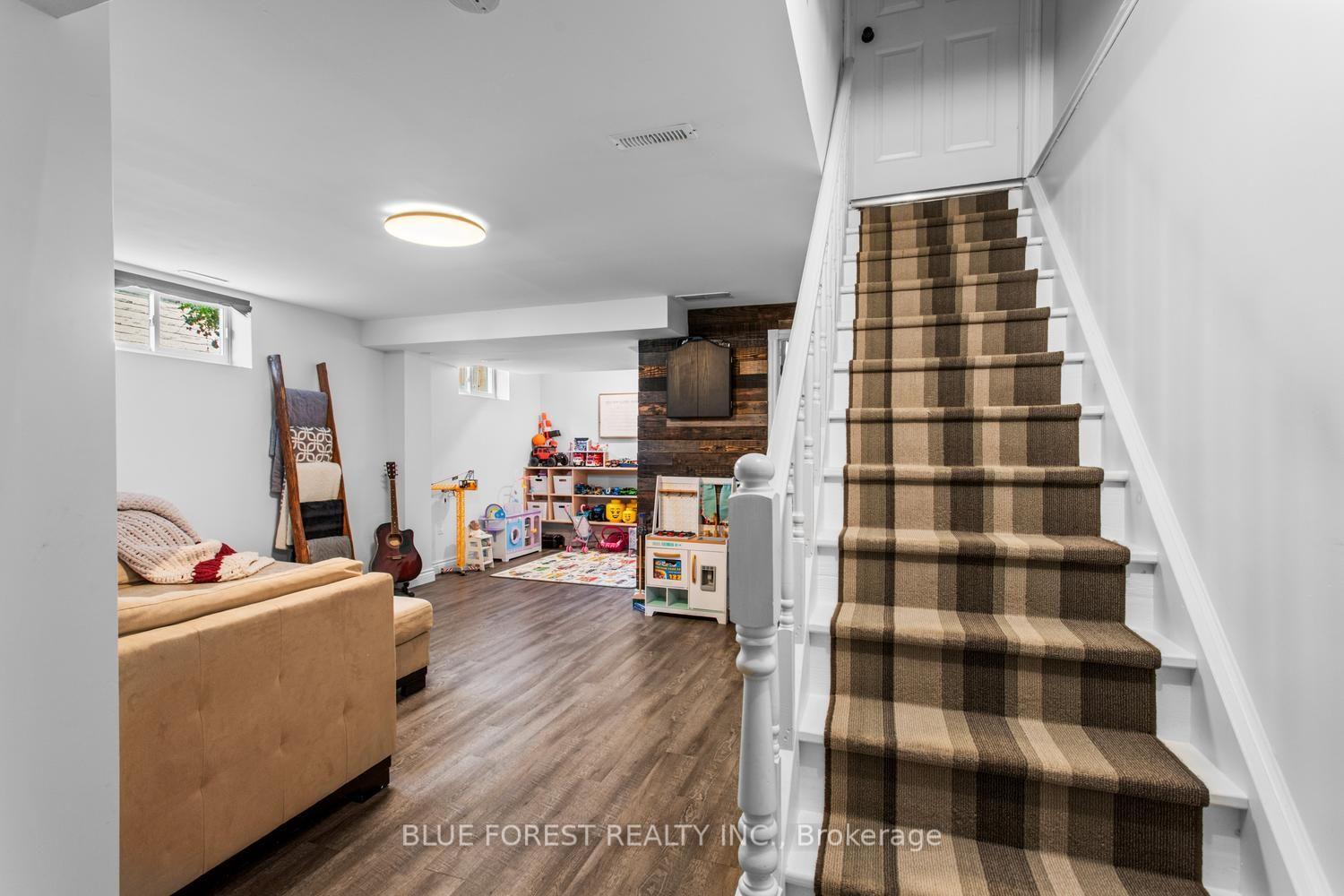 Photo 27 of 51 Hickory Boulevard W, Strathroy-Caradoc, SE — HOMEH