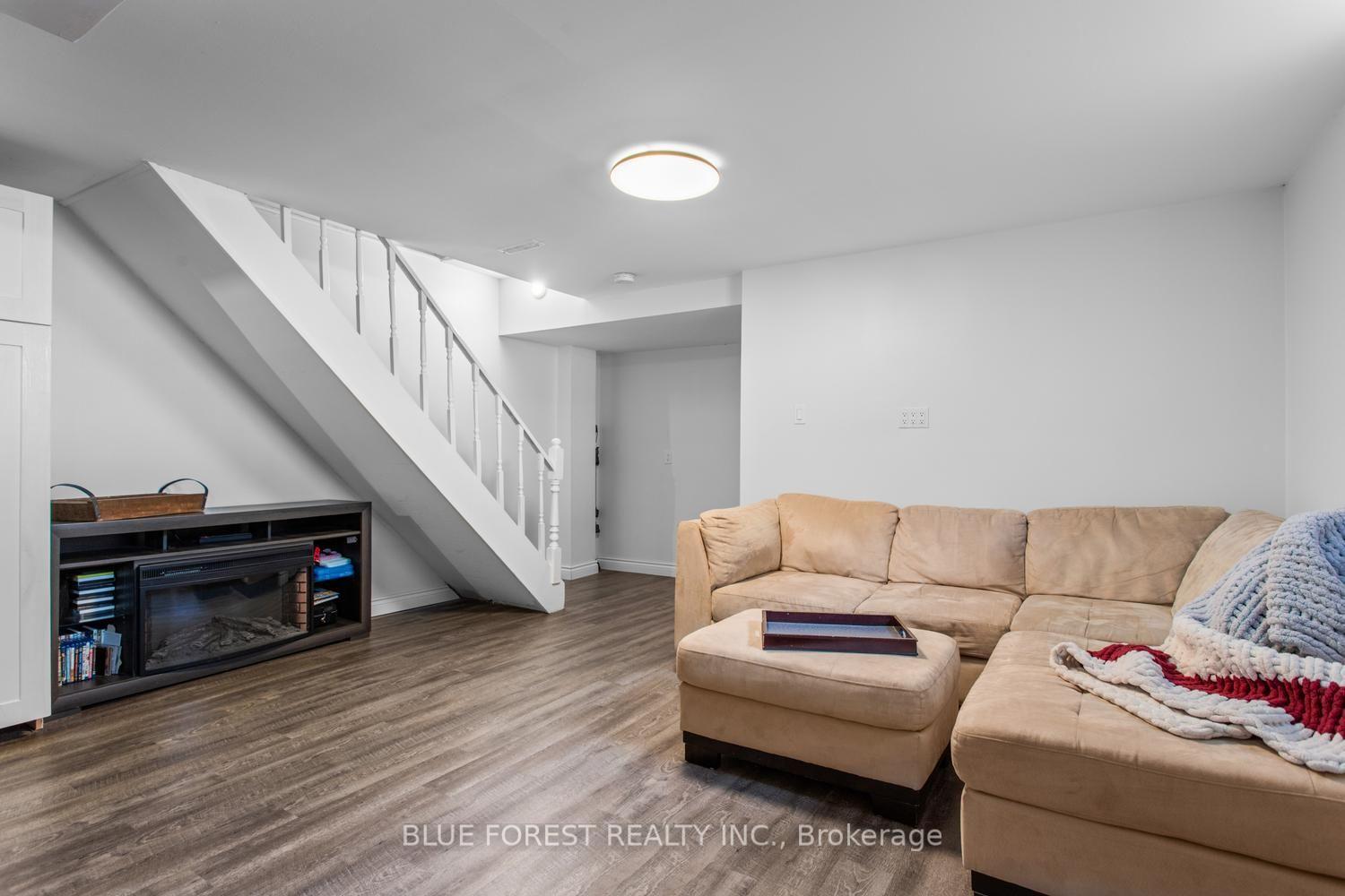 Photo 30 of 51 Hickory Boulevard W, Strathroy-Caradoc, SE — HOMEH