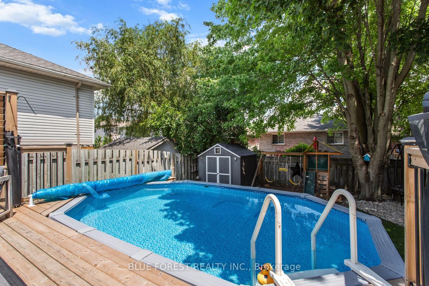 Photo 37 of 51 Hickory Boulevard W, Strathroy-Caradoc, SE — HOMEH