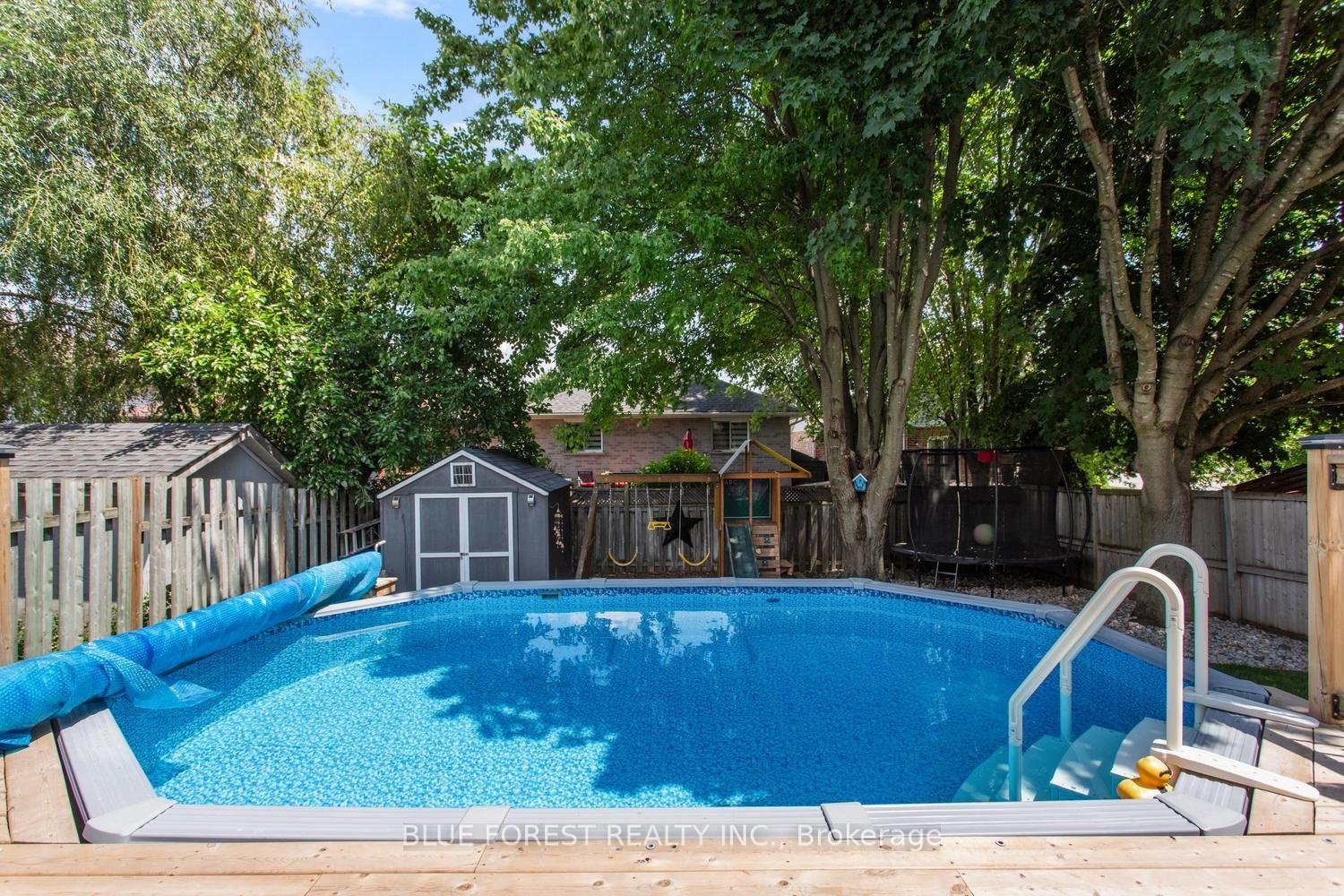 Photo 38 of 51 Hickory Boulevard W, Strathroy-Caradoc, SE — HOMEH