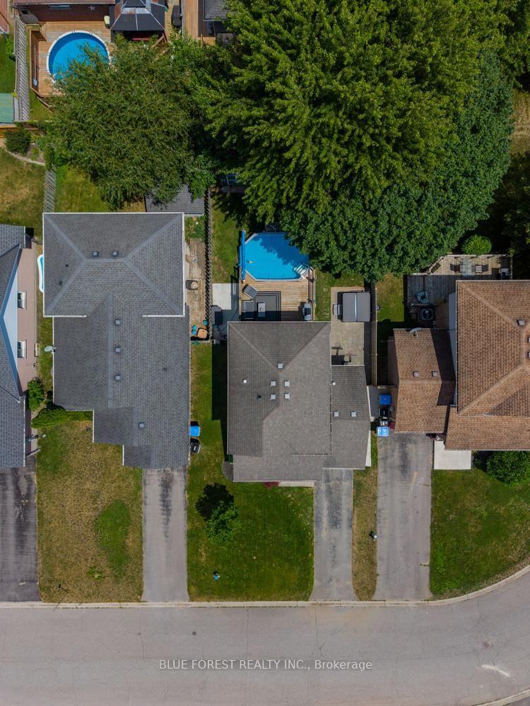 Photo 46 of 51 Hickory Boulevard W, Strathroy-Caradoc, SE — HOMEH