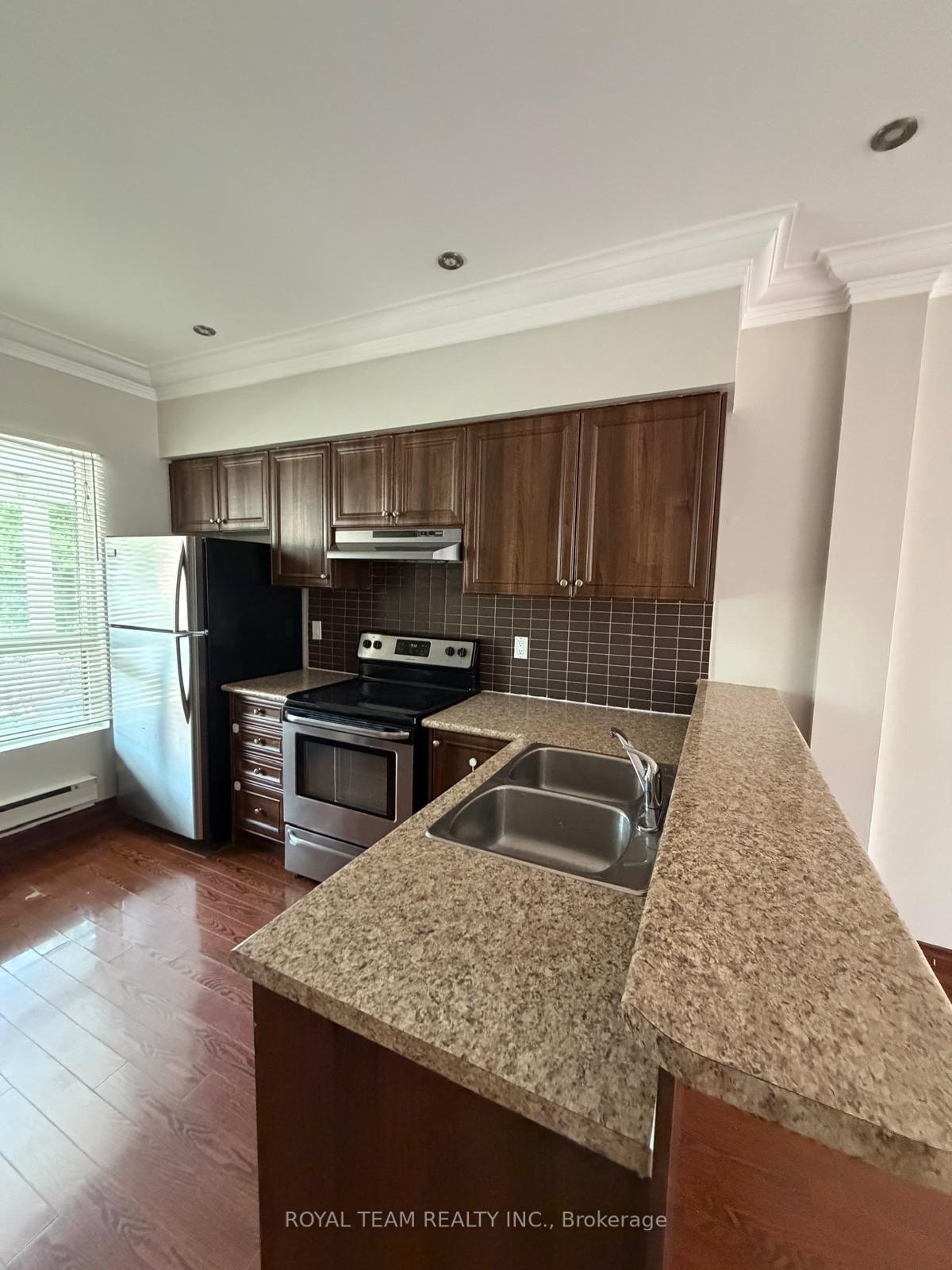 Photo 4 of Unit Upper, 54 Maher Avenue, Toronto, Runnymede-Bloor West Village — HOMEH