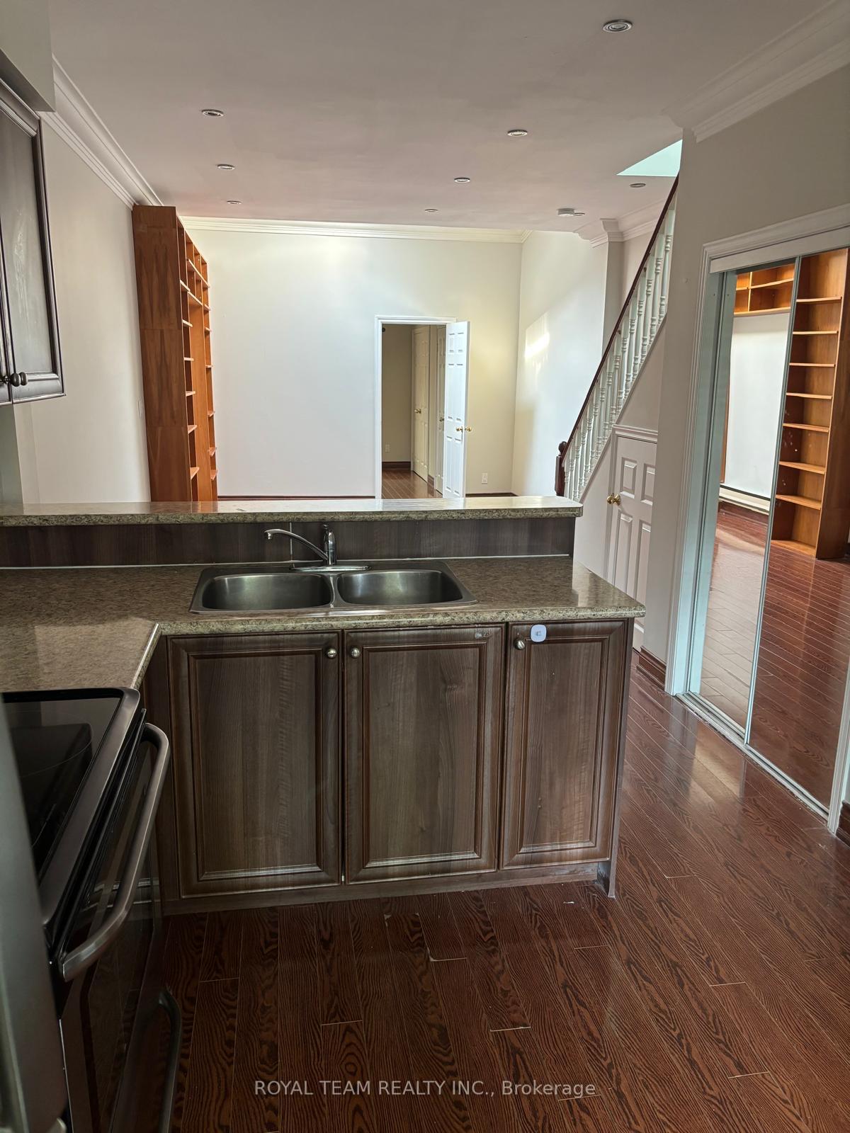 Photo 5 of Unit Upper, 54 Maher Avenue, Toronto, Runnymede-Bloor West Village — HOMEH