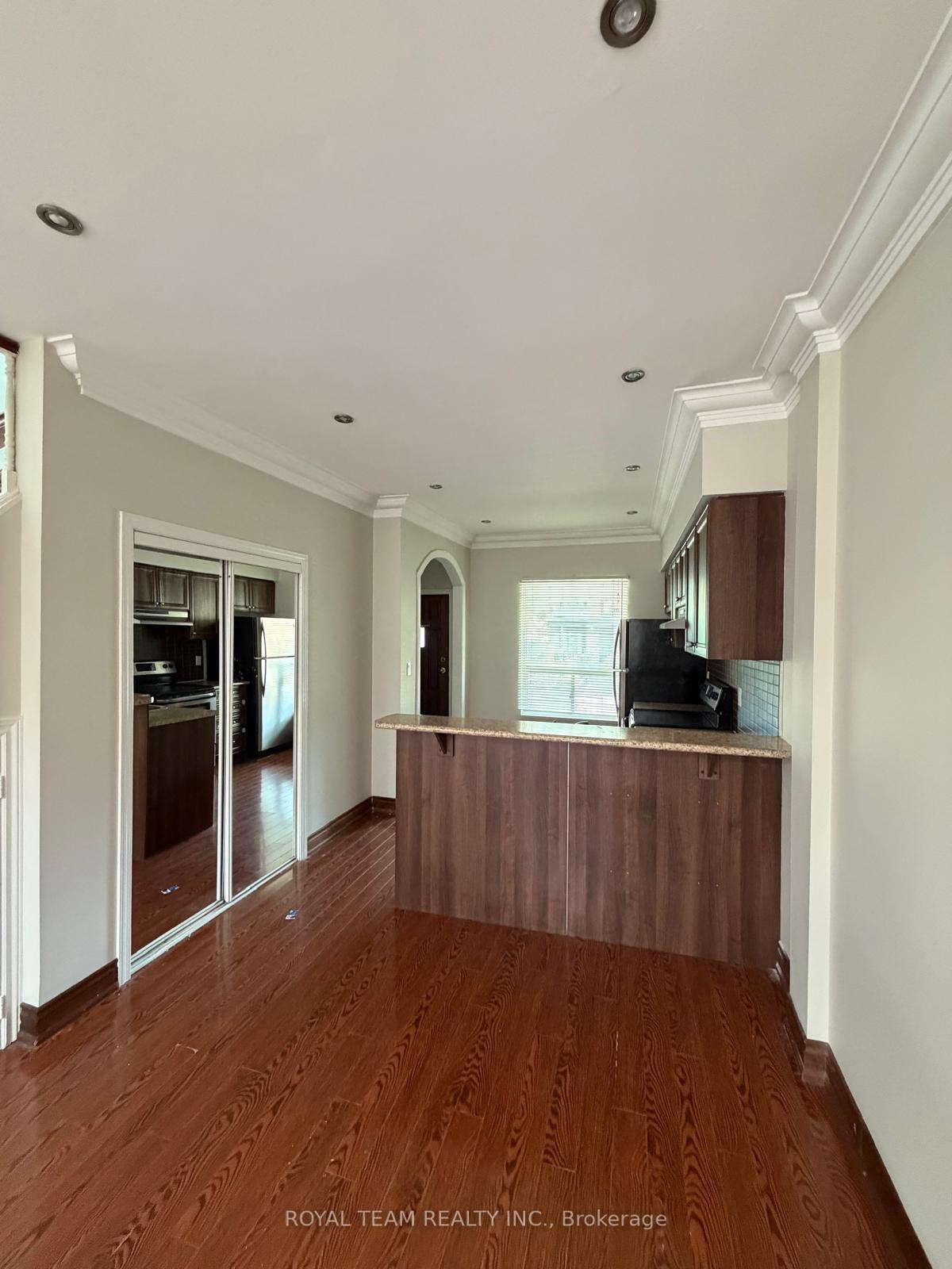 Photo 6 of Unit Upper, 54 Maher Avenue, Toronto, Runnymede-Bloor West Village — HOMEH