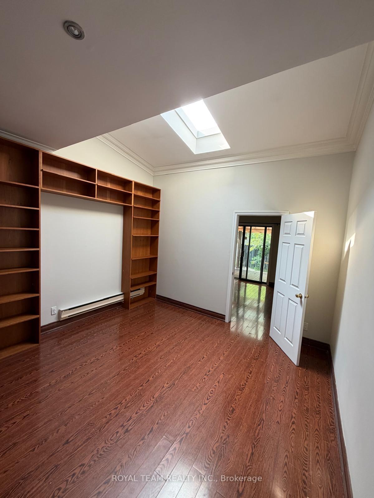 Photo 8 of Unit Upper, 54 Maher Avenue, Toronto, Runnymede-Bloor West Village — HOMEH