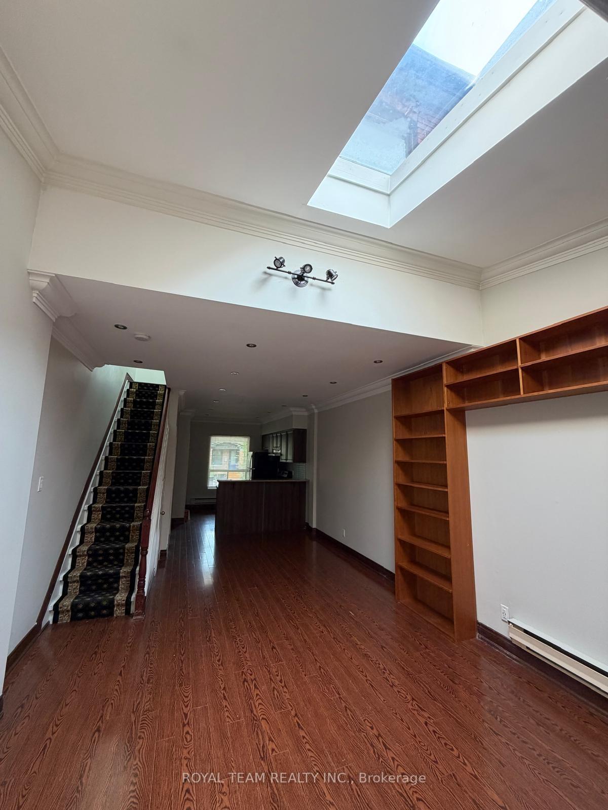 Photo 9 of Unit Upper, 54 Maher Avenue, Toronto, Runnymede-Bloor West Village — HOMEH