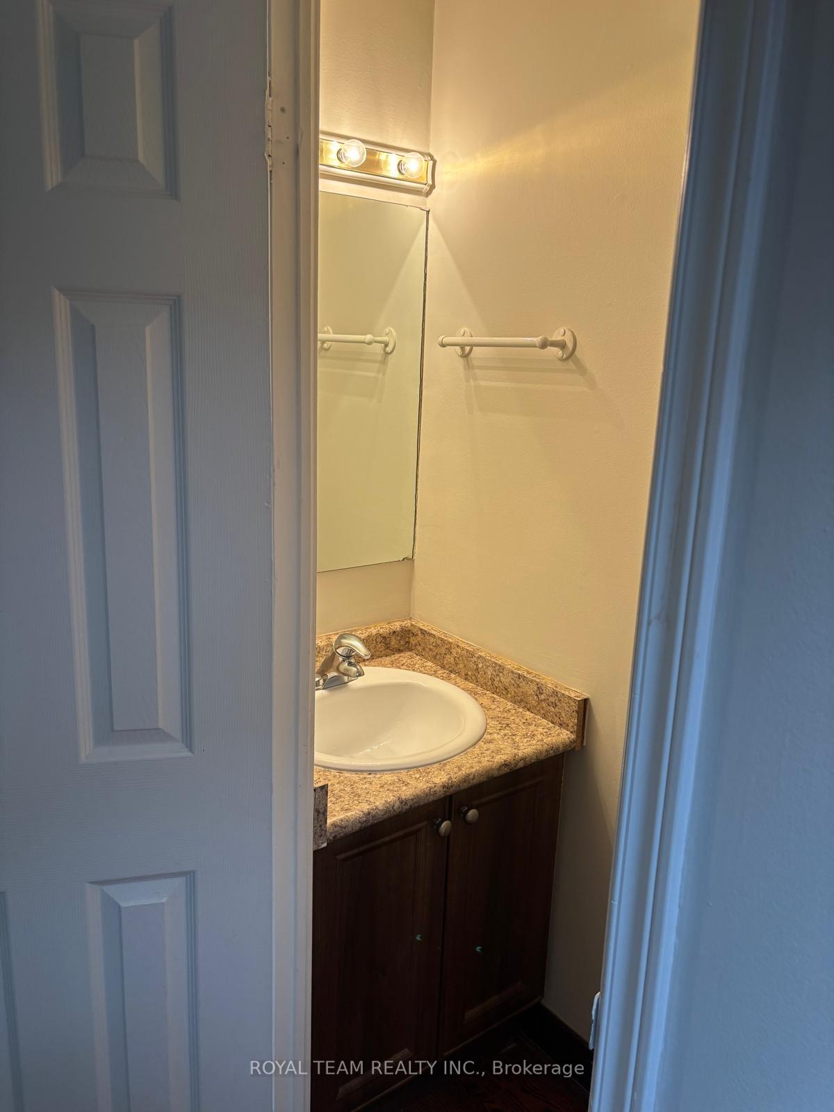 Photo 11 of Unit Upper, 54 Maher Avenue, Toronto, Runnymede-Bloor West Village — HOMEH