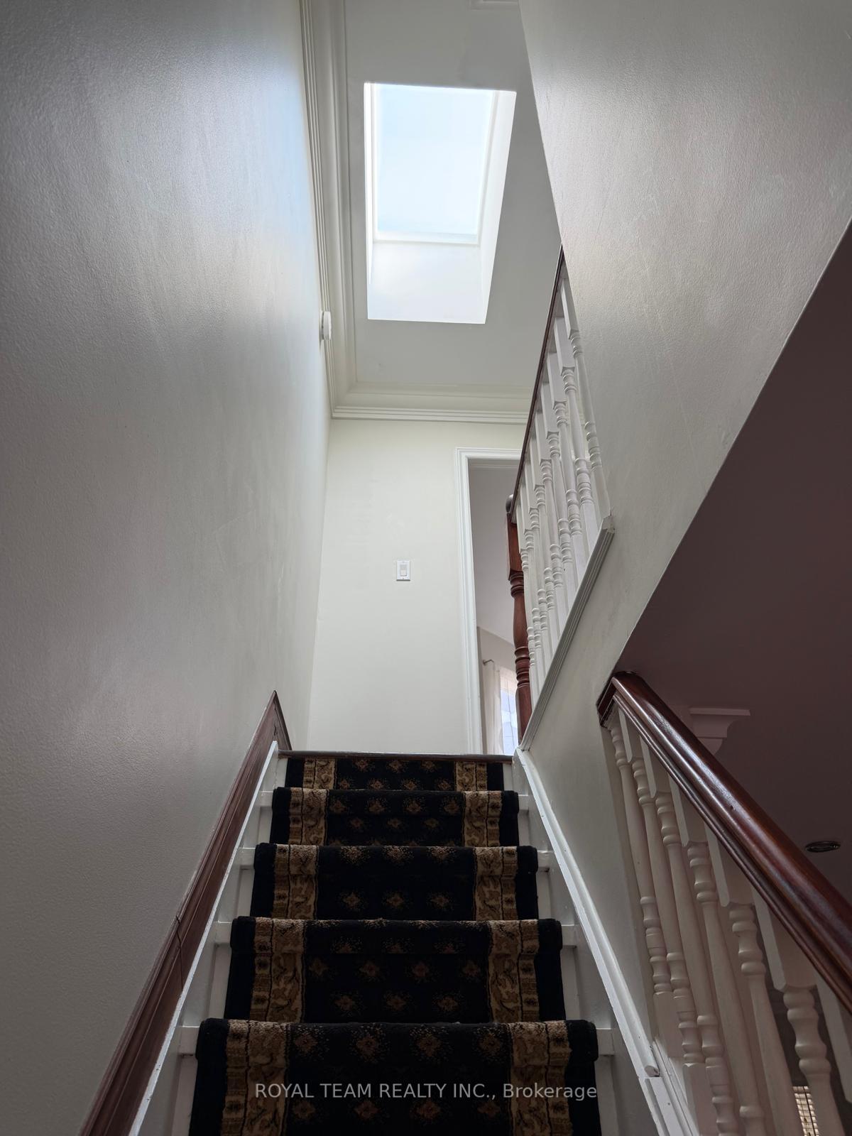 Photo 14 of Unit Upper, 54 Maher Avenue, Toronto, Runnymede-Bloor West Village — HOMEH
