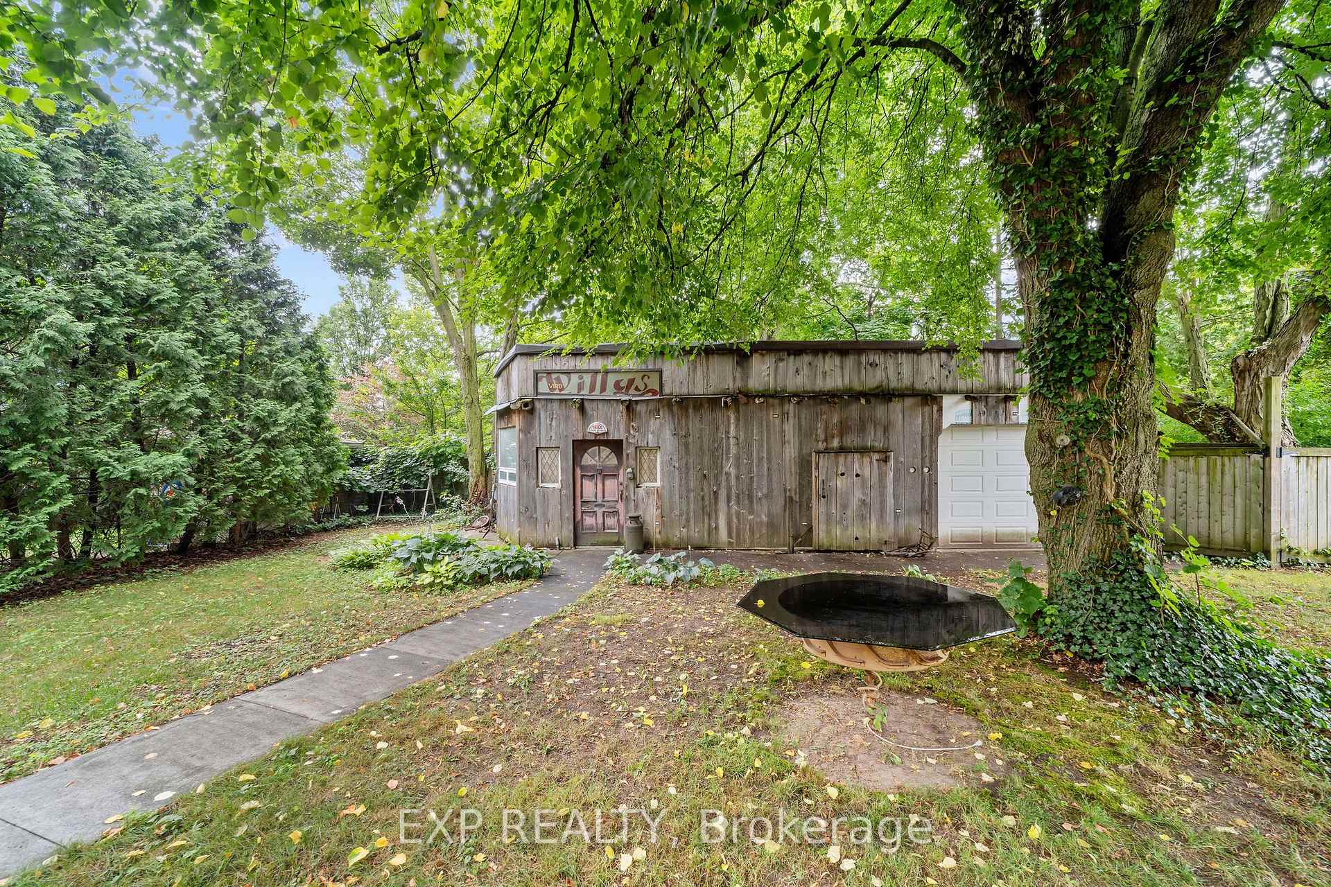 Photo 23 of 42 Queen Mary Crescent, London, North L — HOMEH