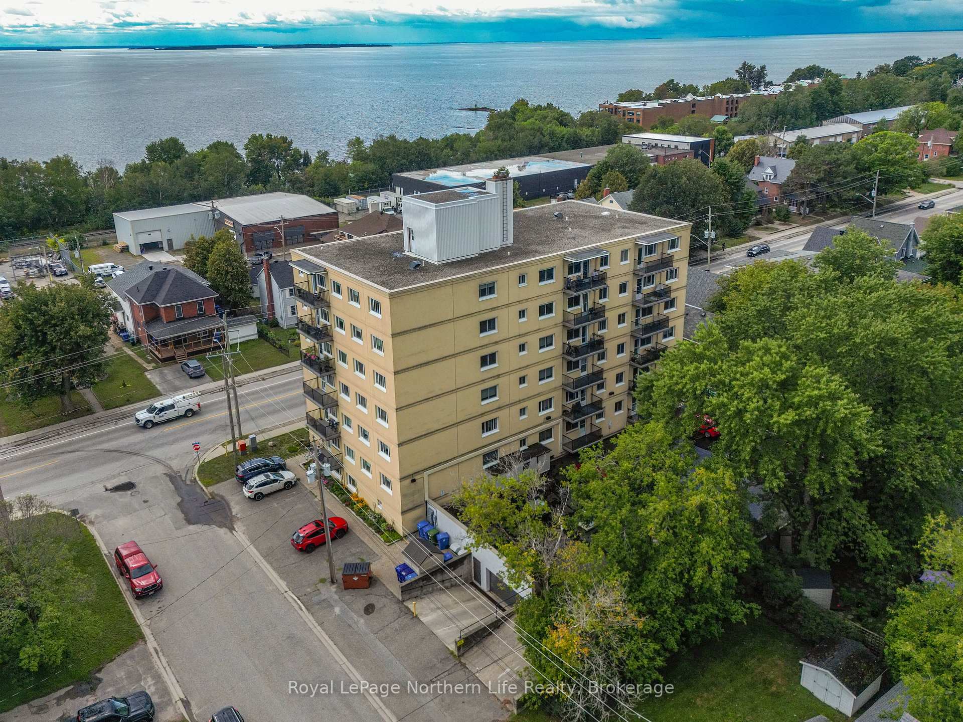 Photo 2 of Unit 202, 810 Main Street W, North Bay, West End — HOMEH