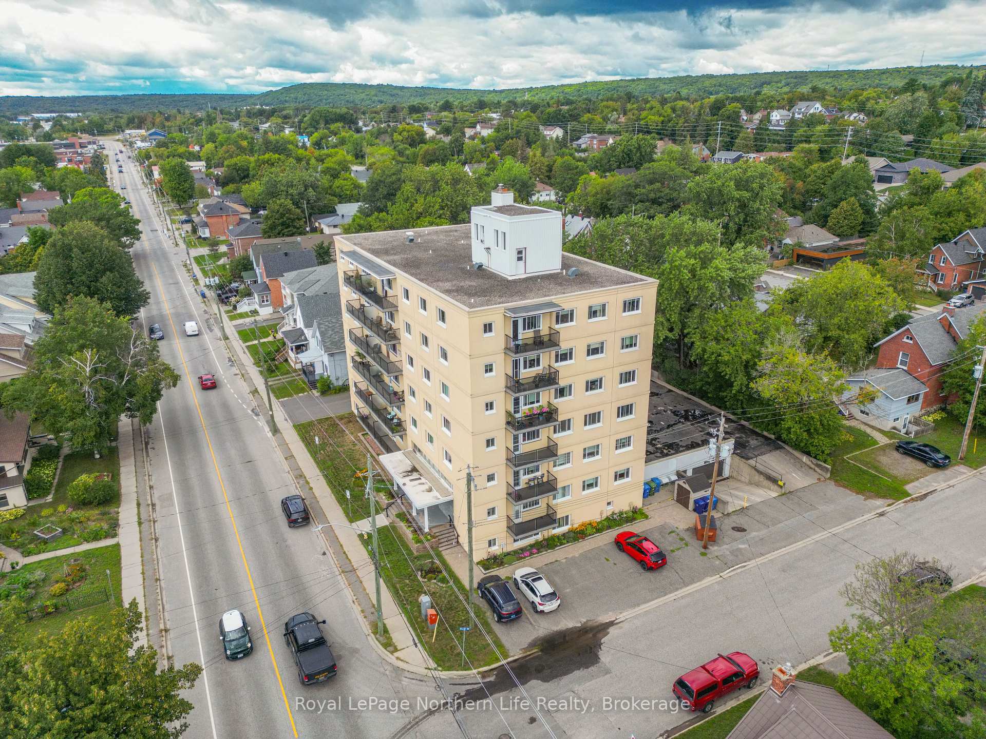 Photo 3 of Unit 202, 810 Main Street W, North Bay, West End — HOMEH