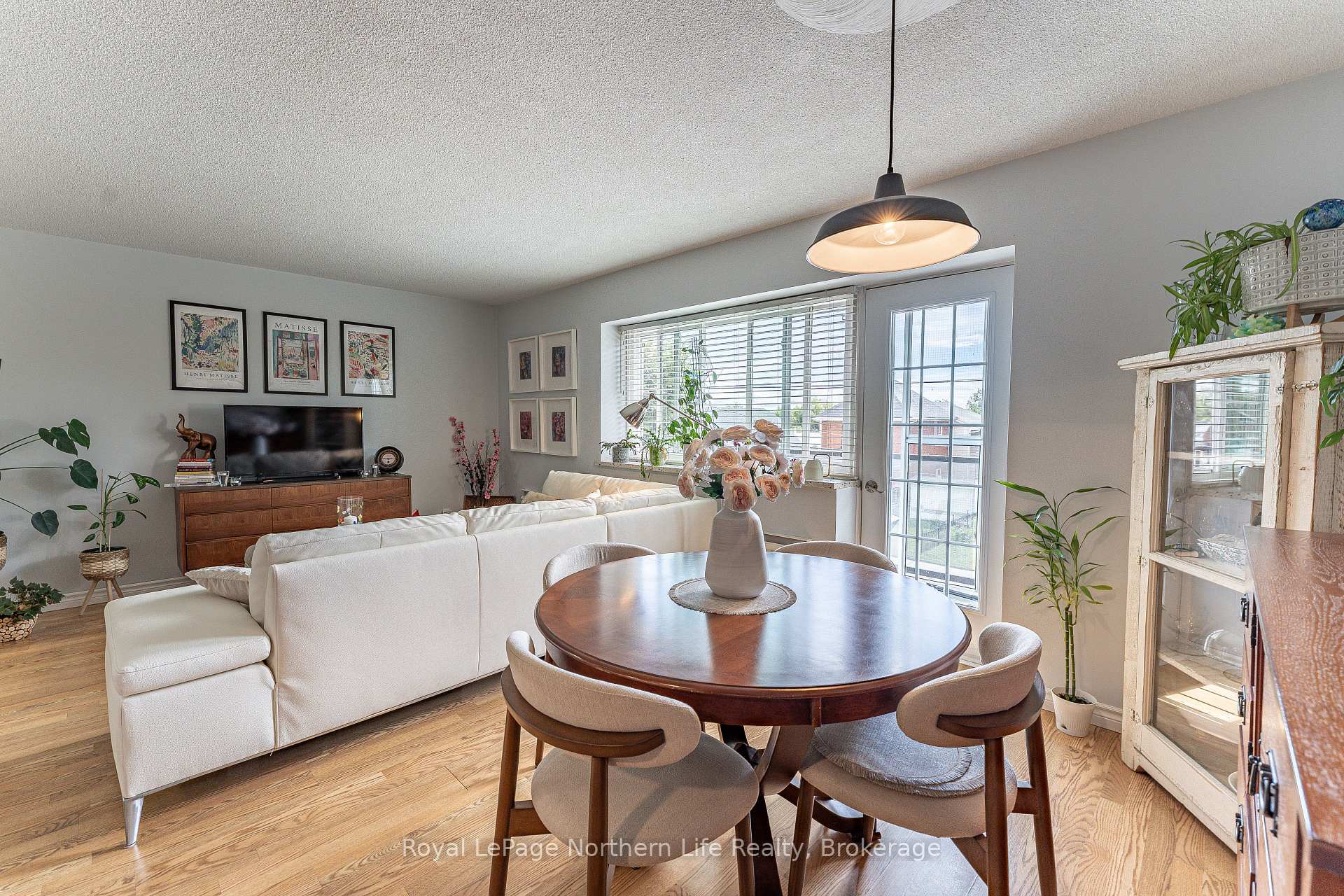 Photo 13 of Unit 202, 810 Main Street W, North Bay, West End — HOMEH