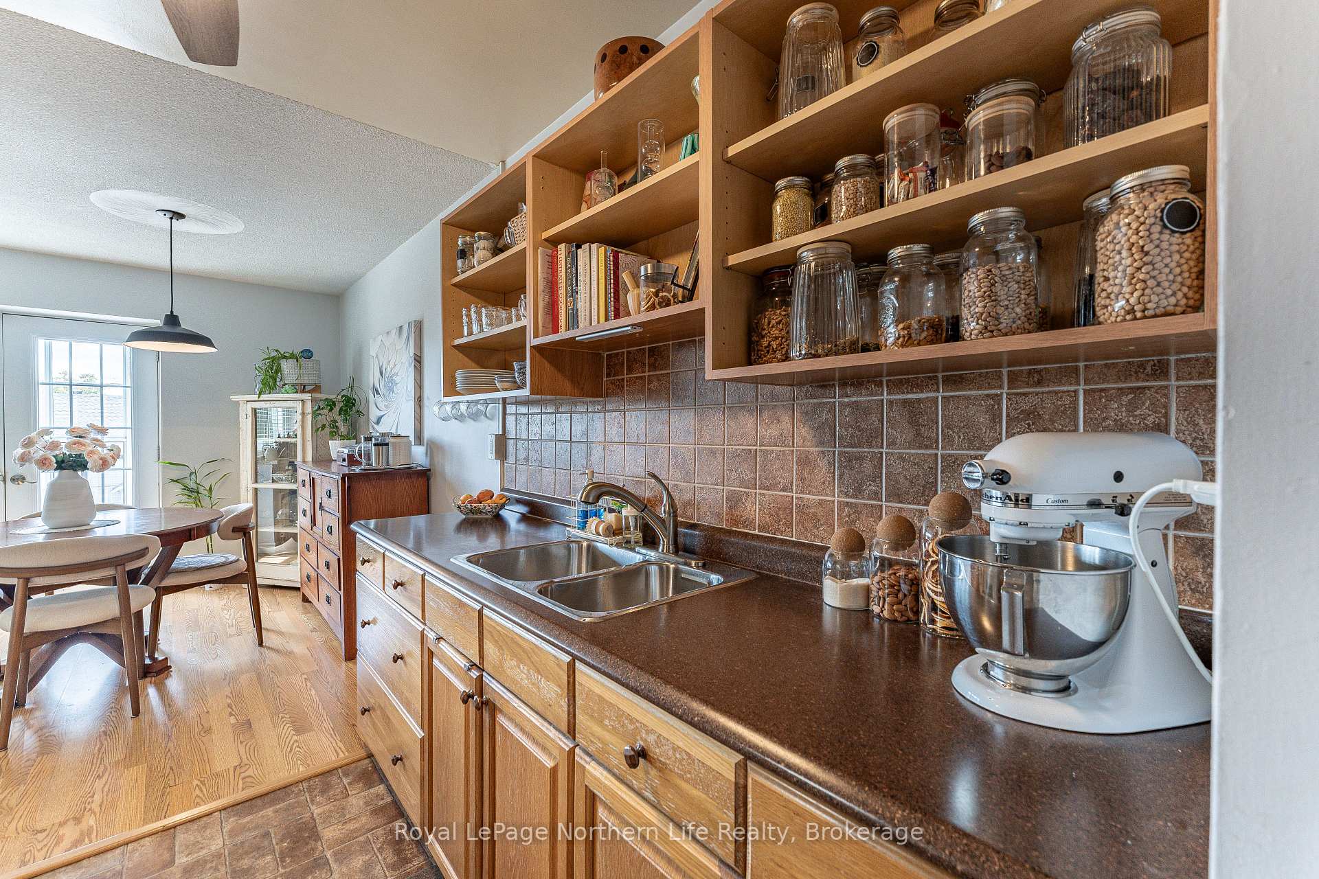 Photo 14 of Unit 202, 810 Main Street W, North Bay, West End — HOMEH