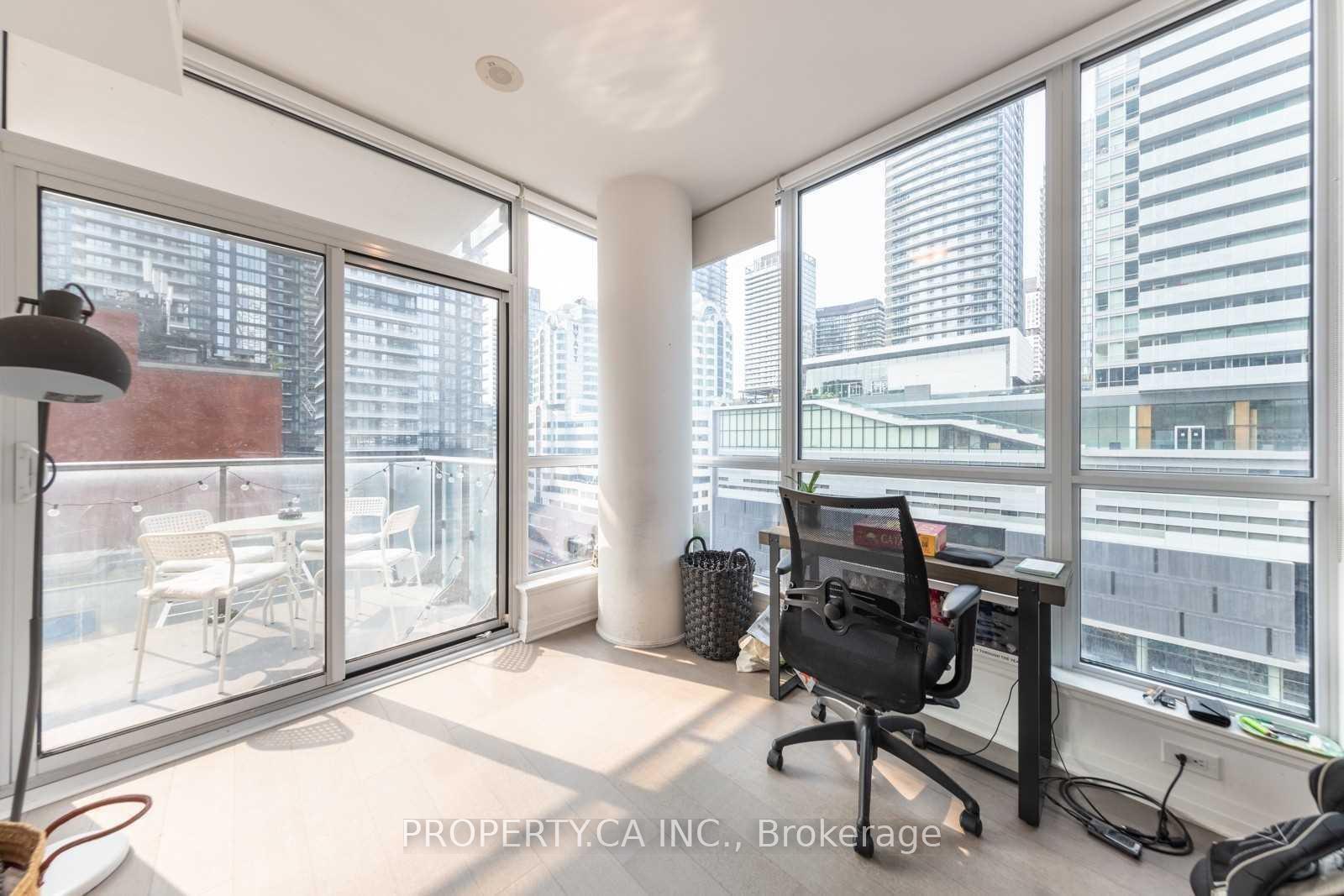 Photo 11 of Unit 911, 8 Mercer Street, Toronto, Waterfront Communities — HOMEH