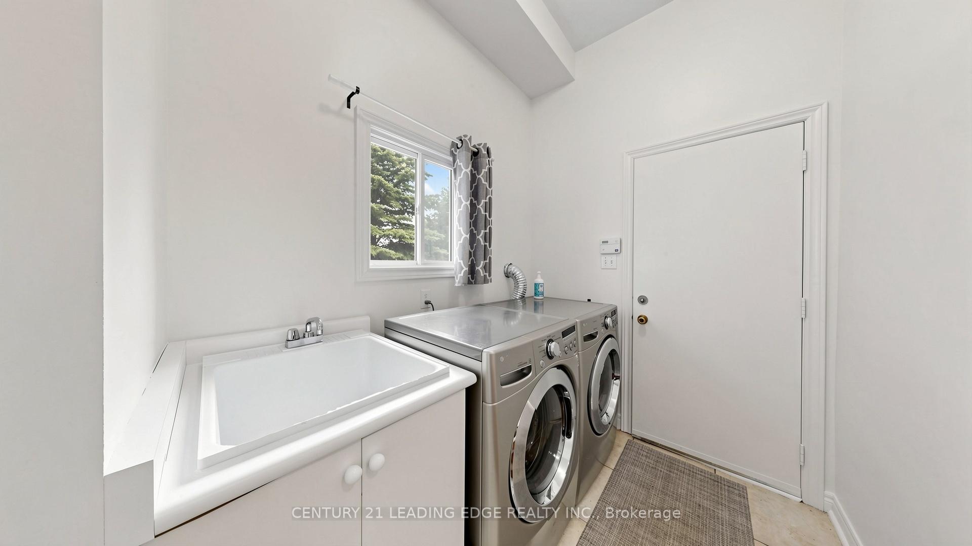Photo 4 of 168 Valentina Drive, Markham, Village Green-South Unionville — HOMEH