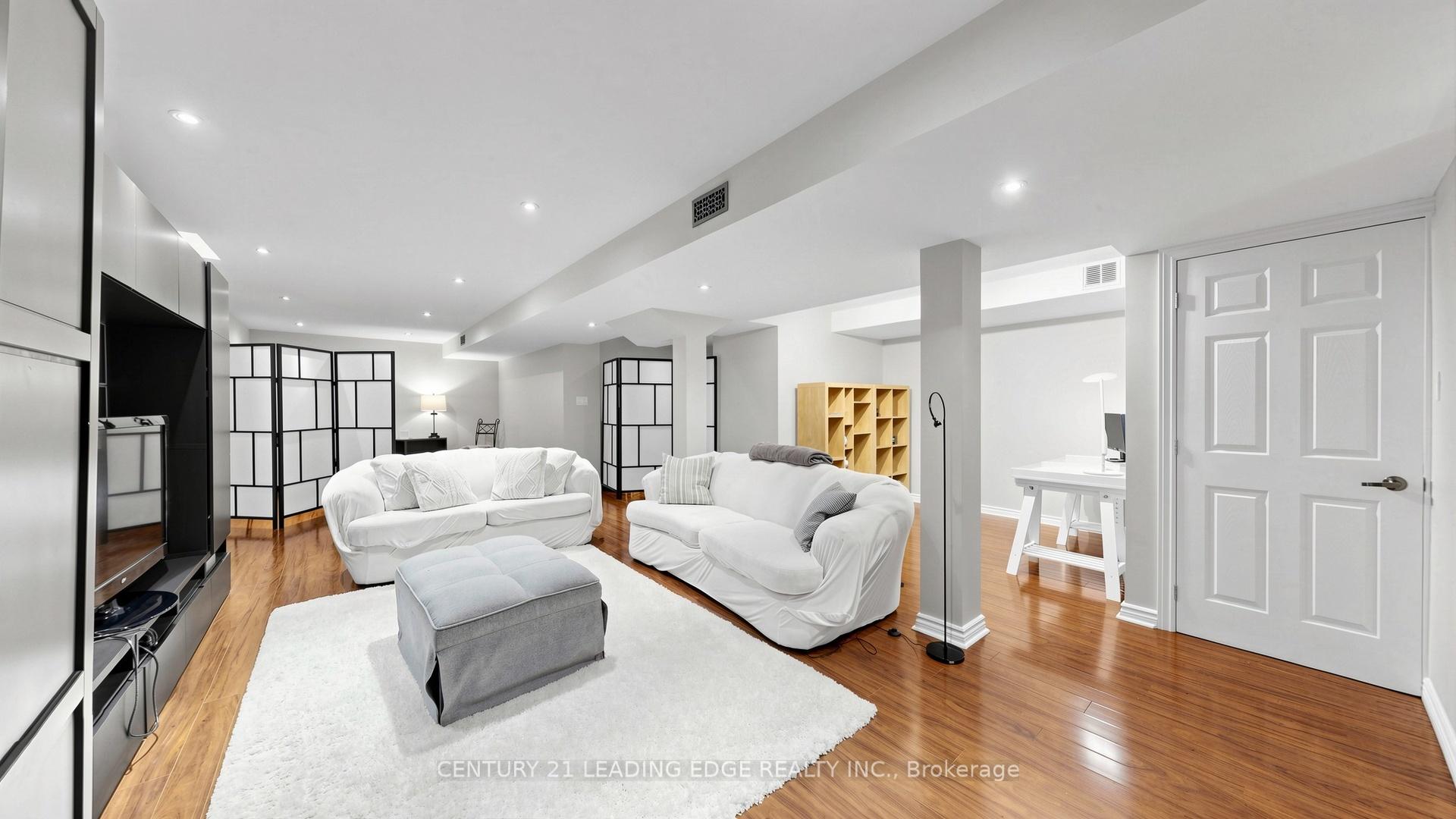 Photo 34 of 168 Valentina Drive, Markham, Village Green-South Unionville — HOMEH