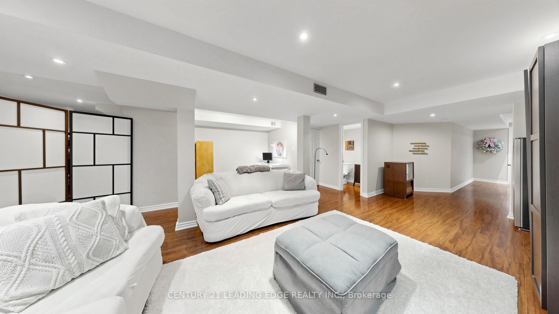 Photo 35 of 168 Valentina Drive, Markham, Village Green-South Unionville — HOMEH