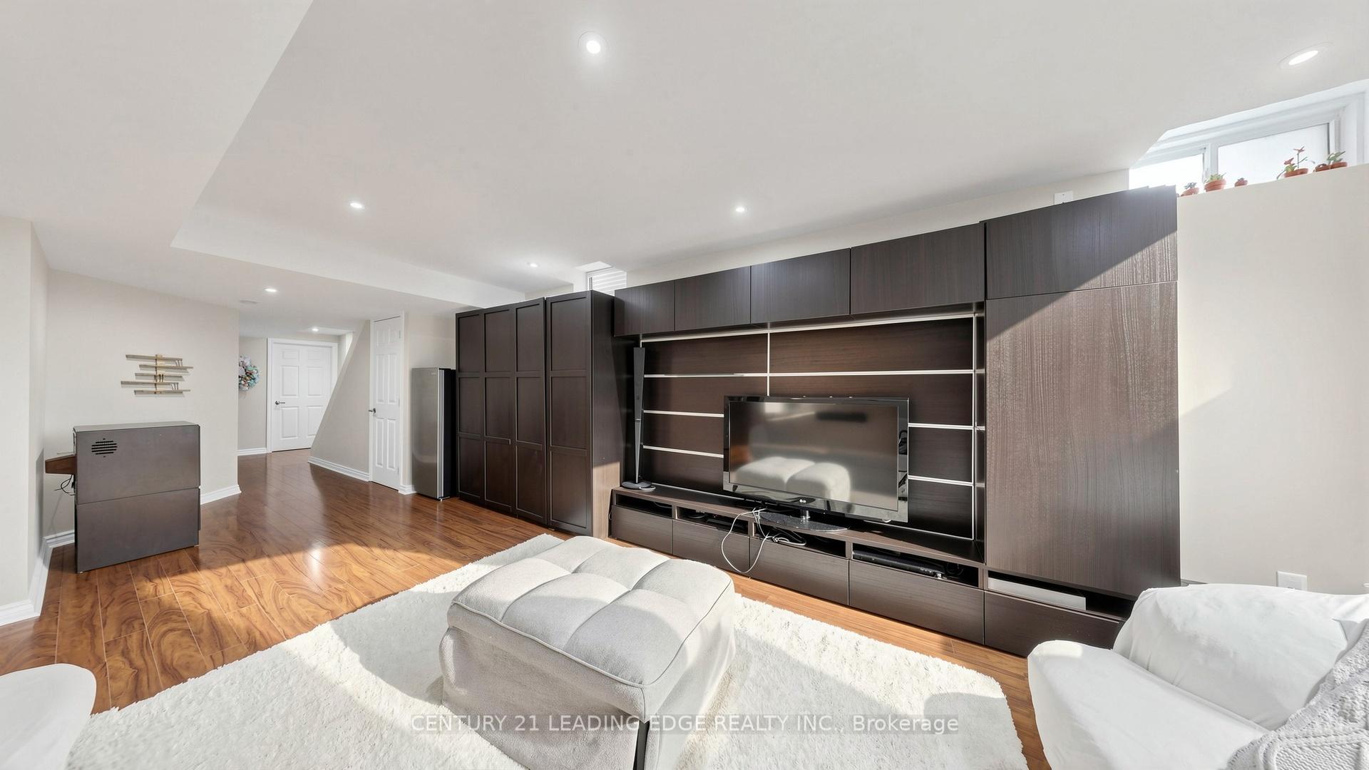 Photo 37 of 168 Valentina Drive, Markham, Village Green-South Unionville — HOMEH