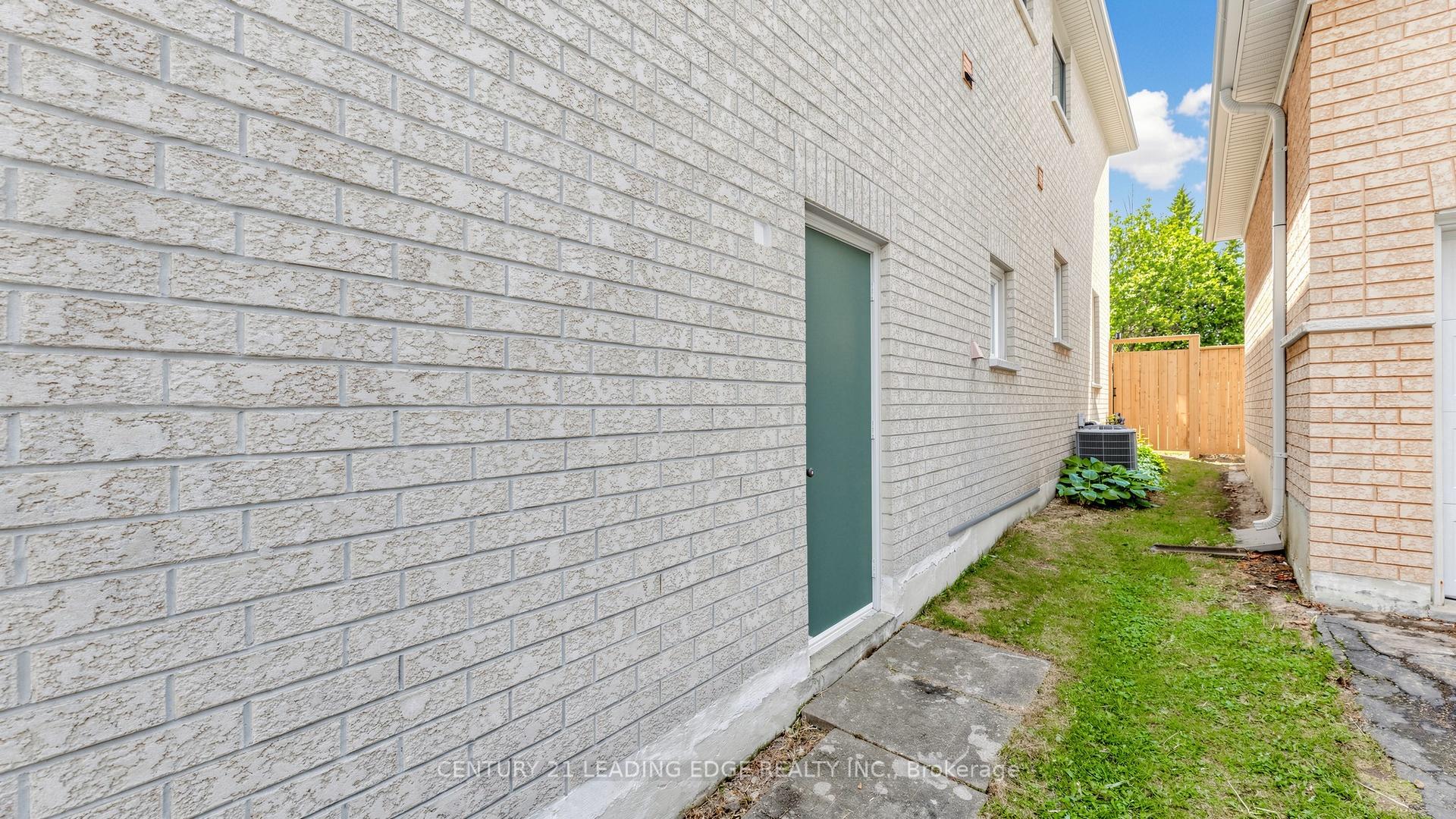 Photo 42 of 168 Valentina Drive, Markham, Village Green-South Unionville — HOMEH