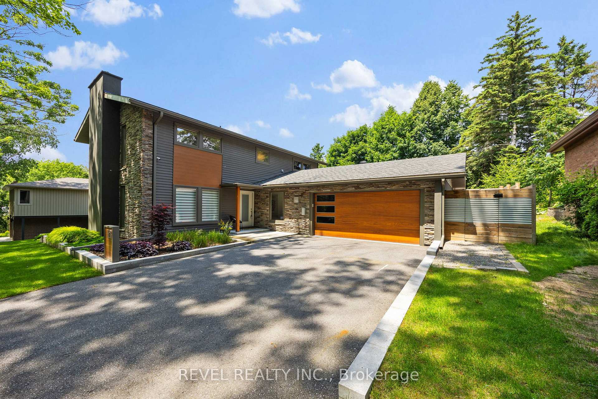 Photo of 10 Shoreview Drive