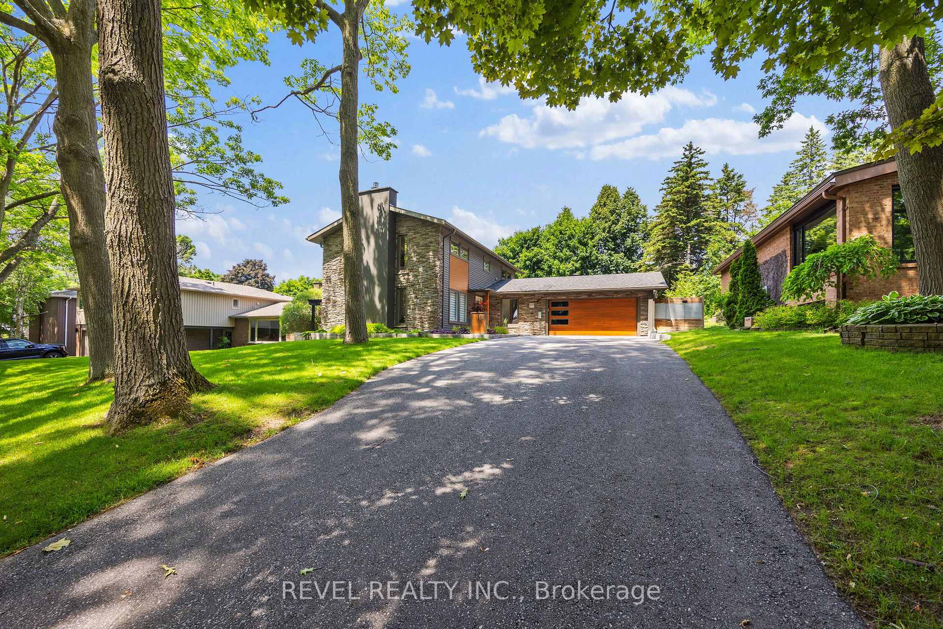 Photo 2 of 10 Shoreview Drive, Barrie, North Shore — HOMEH