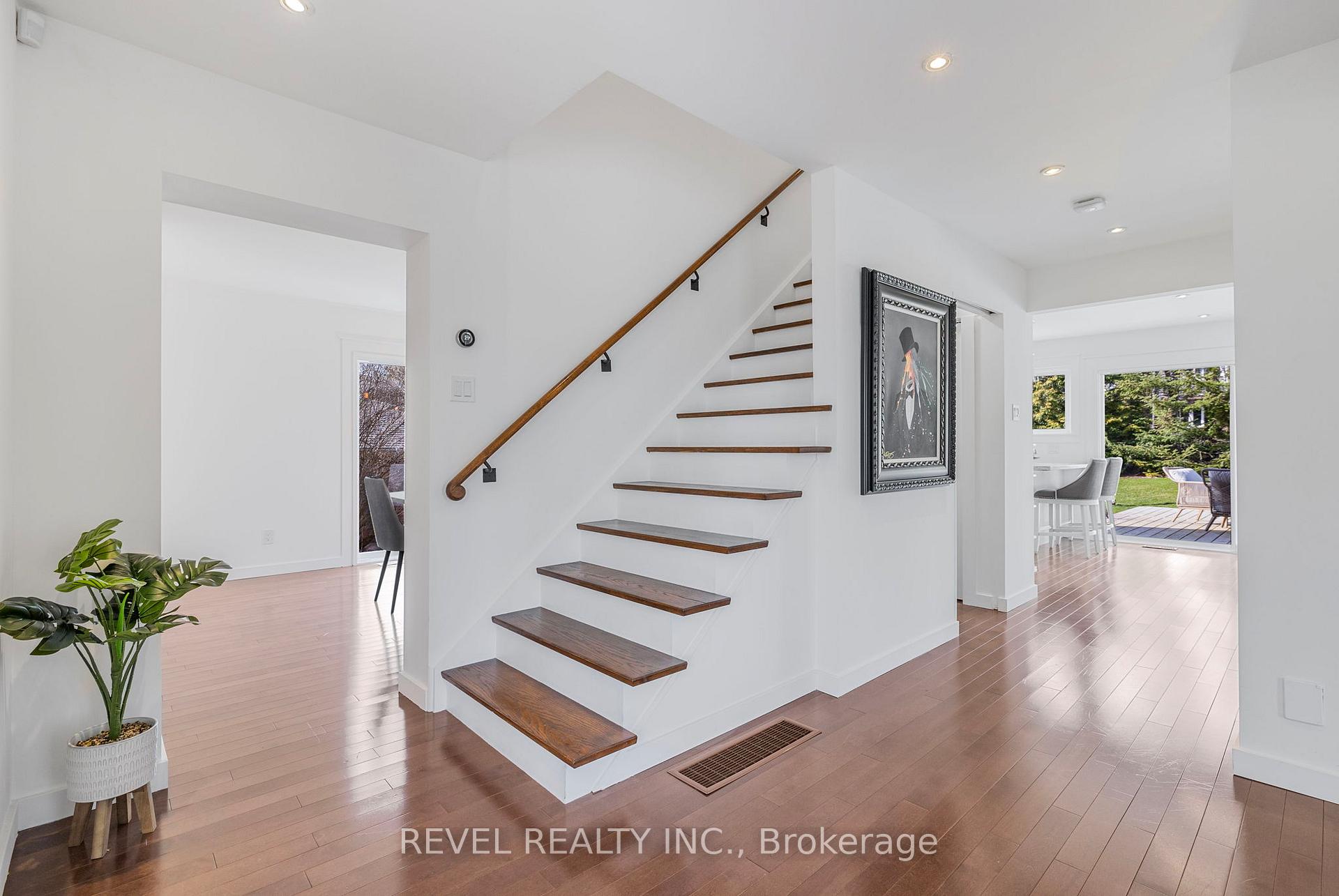 Photo 5 of 10 Shoreview Drive, Barrie, North Shore — HOMEH