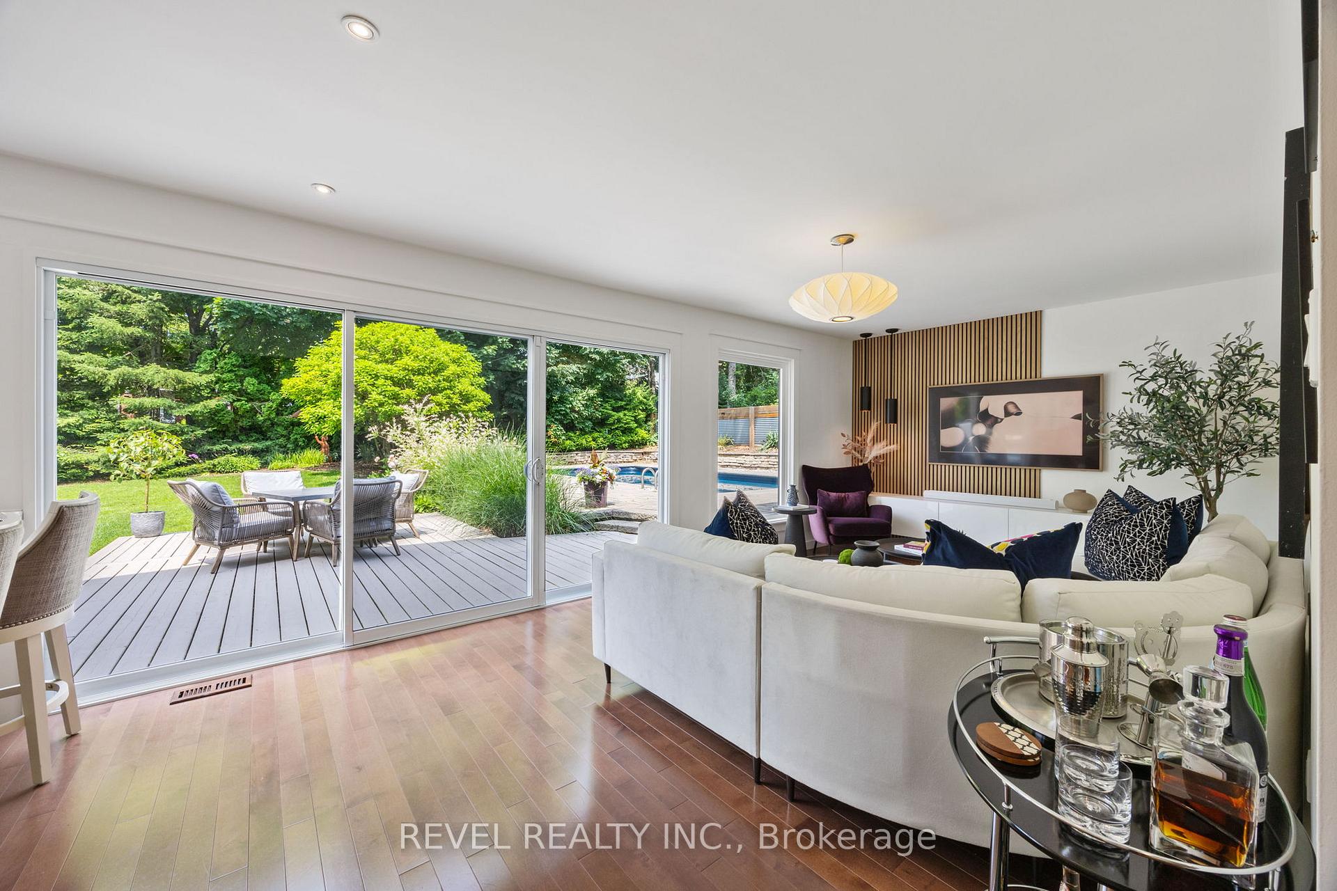 Photo 13 of 10 Shoreview Drive, Barrie, North Shore — HOMEH