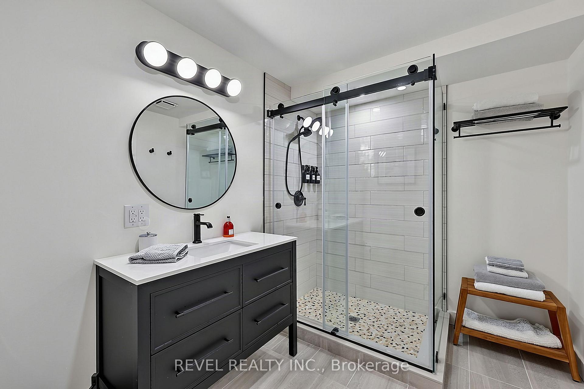 Photo 38 of 10 Shoreview Drive, Barrie, North Shore — HOMEH