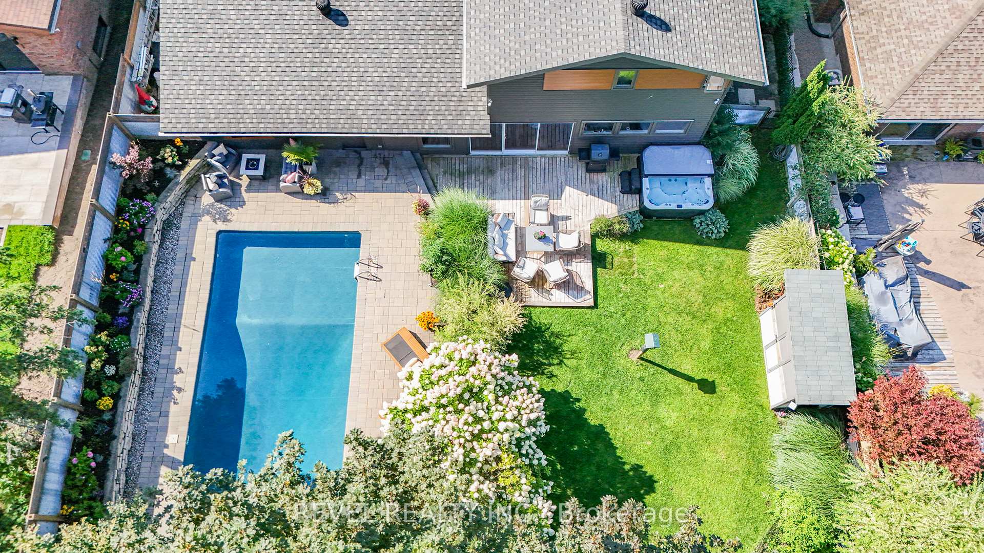 Photo 48 of 10 Shoreview Drive, Barrie, North Shore — HOMEH