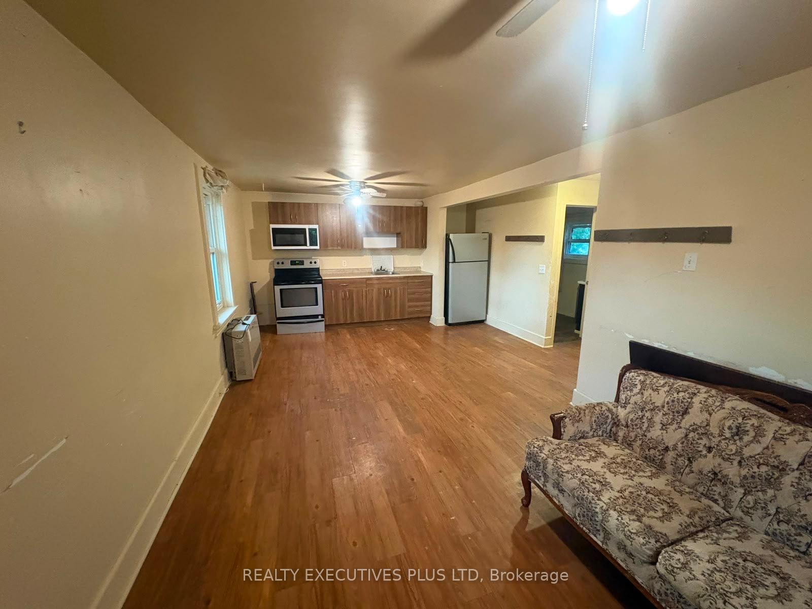 Photo 5 of 106 Fourth Avenue W, North Bay, Central — HOMEH