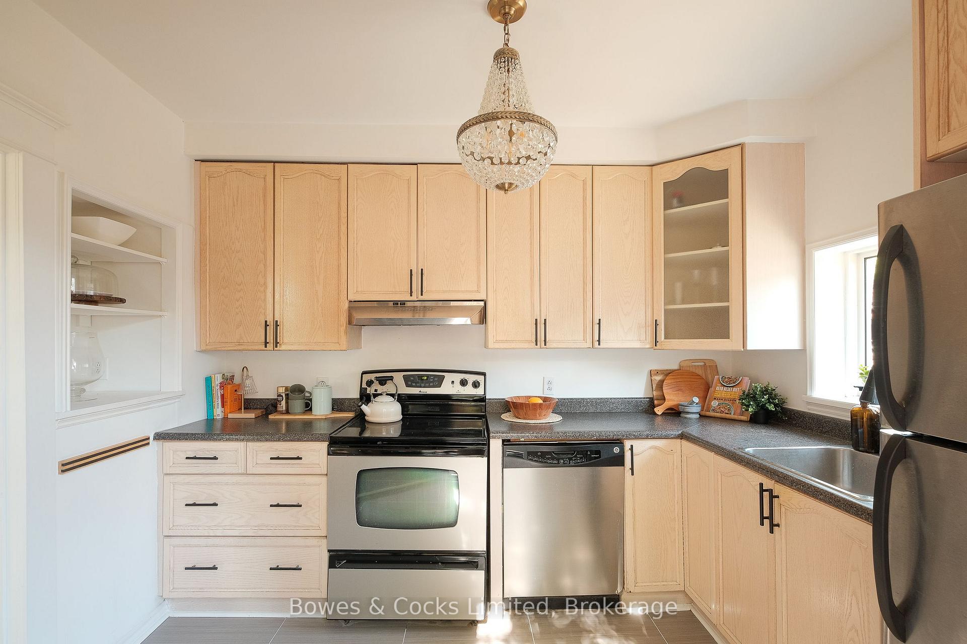 Photo 13 of 599 Gilmour Street, Peterborough, Town Ward 3 — HOMEH